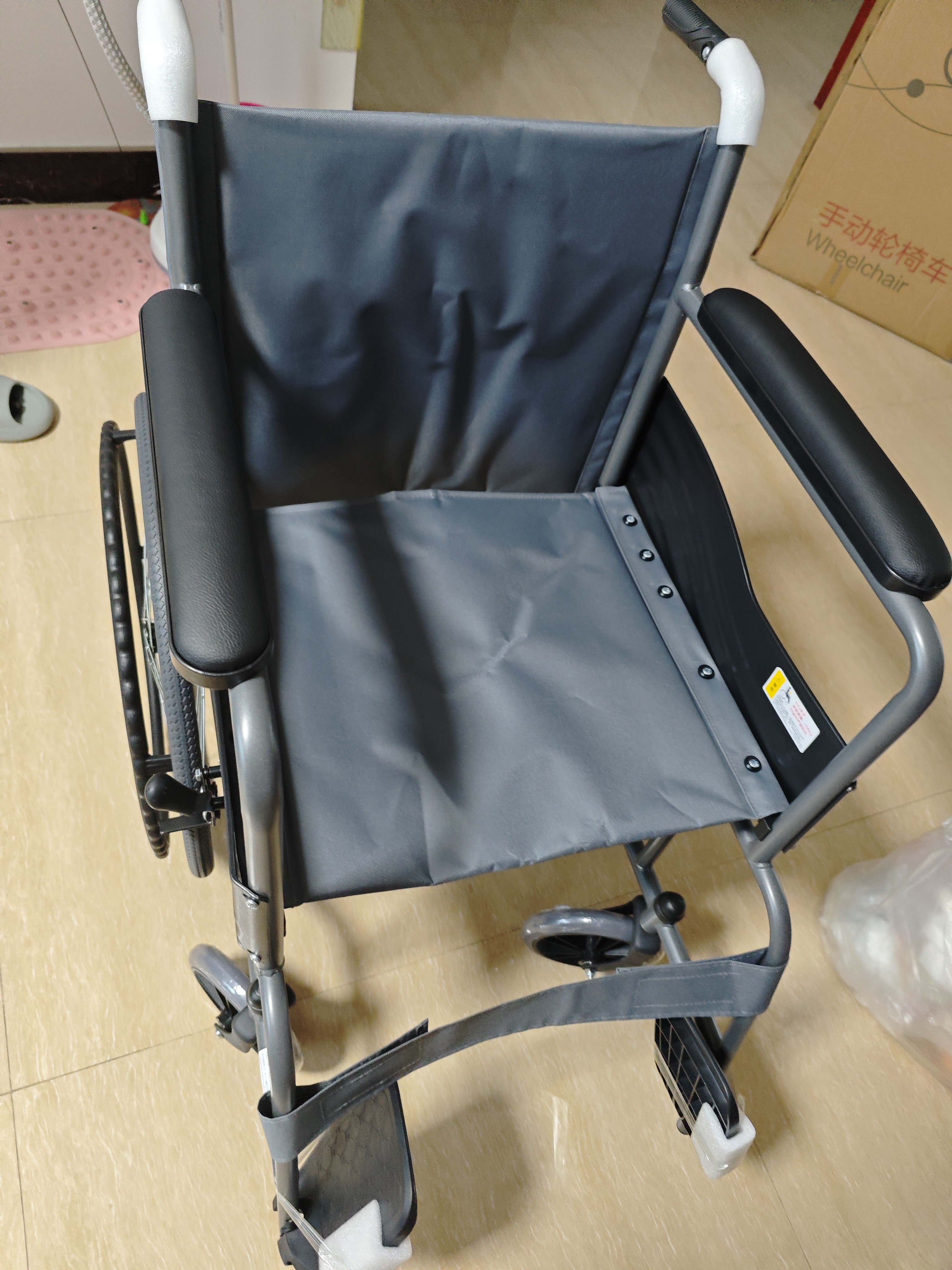 鱼跃（yuwell）手动轮椅车大轮轻便可折叠老人专用出行代步仅14kg加固钢管H051 实拍图