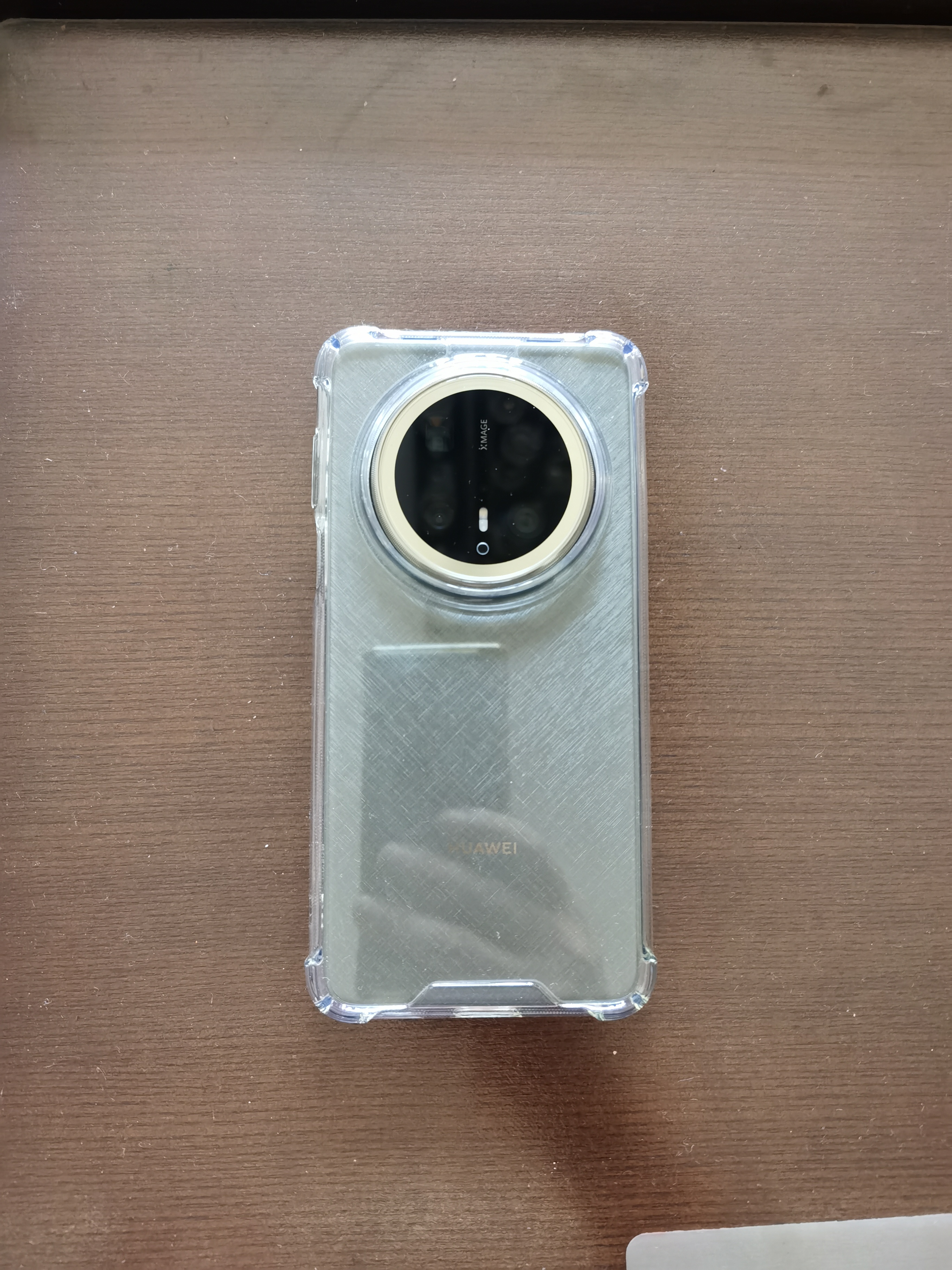 亿色（ESR）适用华为mate70pro镜头膜mate70pro+手机镜头膜后置摄像头钢化膜AR增透防刮防眩光自动定位保护膜 实拍图