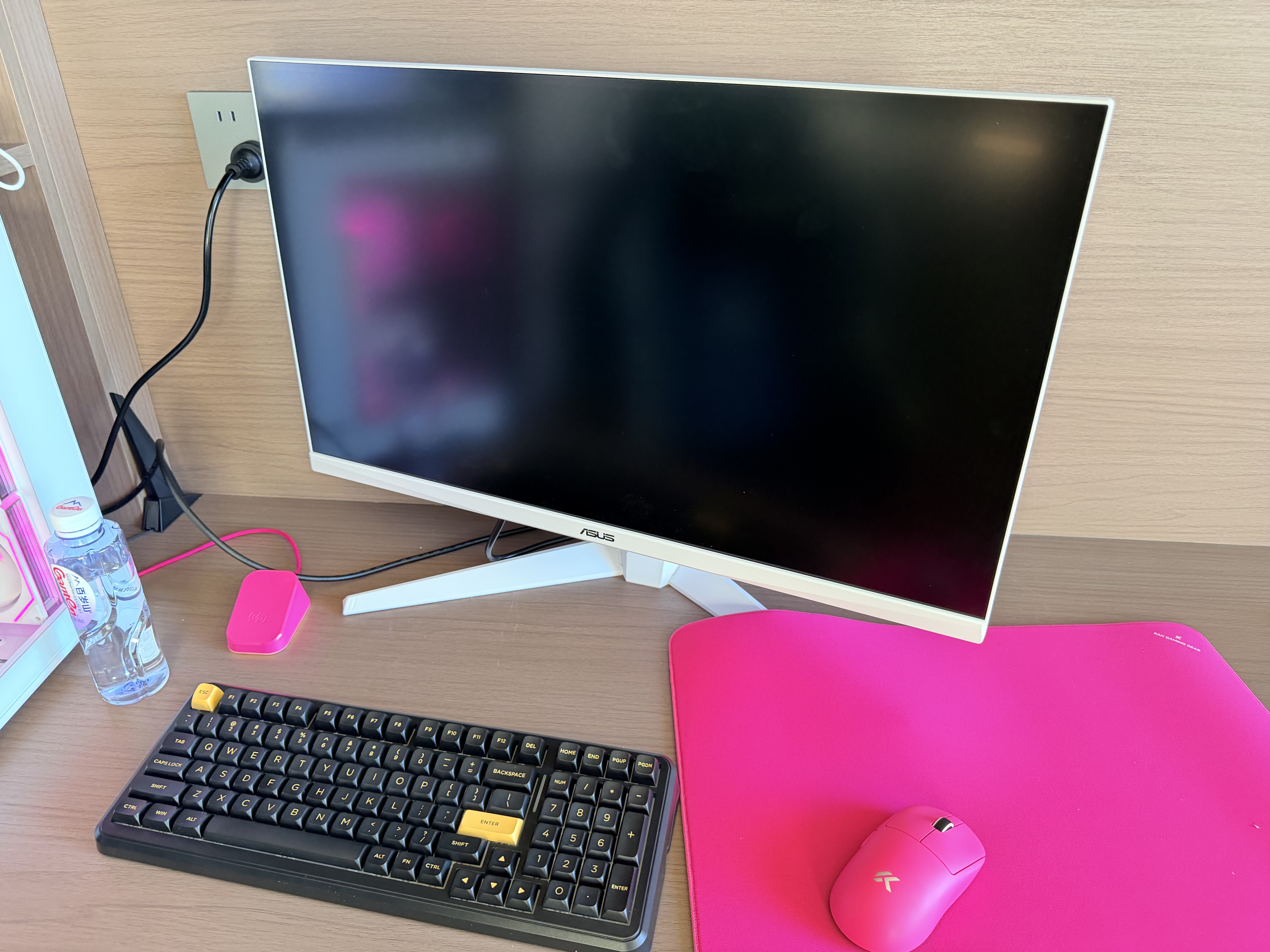 华硕VG27AQML5A-W 27英寸显示器2K 240Hz显示器FastIPS原生300HzG-sync 0.3ms响应HDR400 95%DCI-P3 实拍图