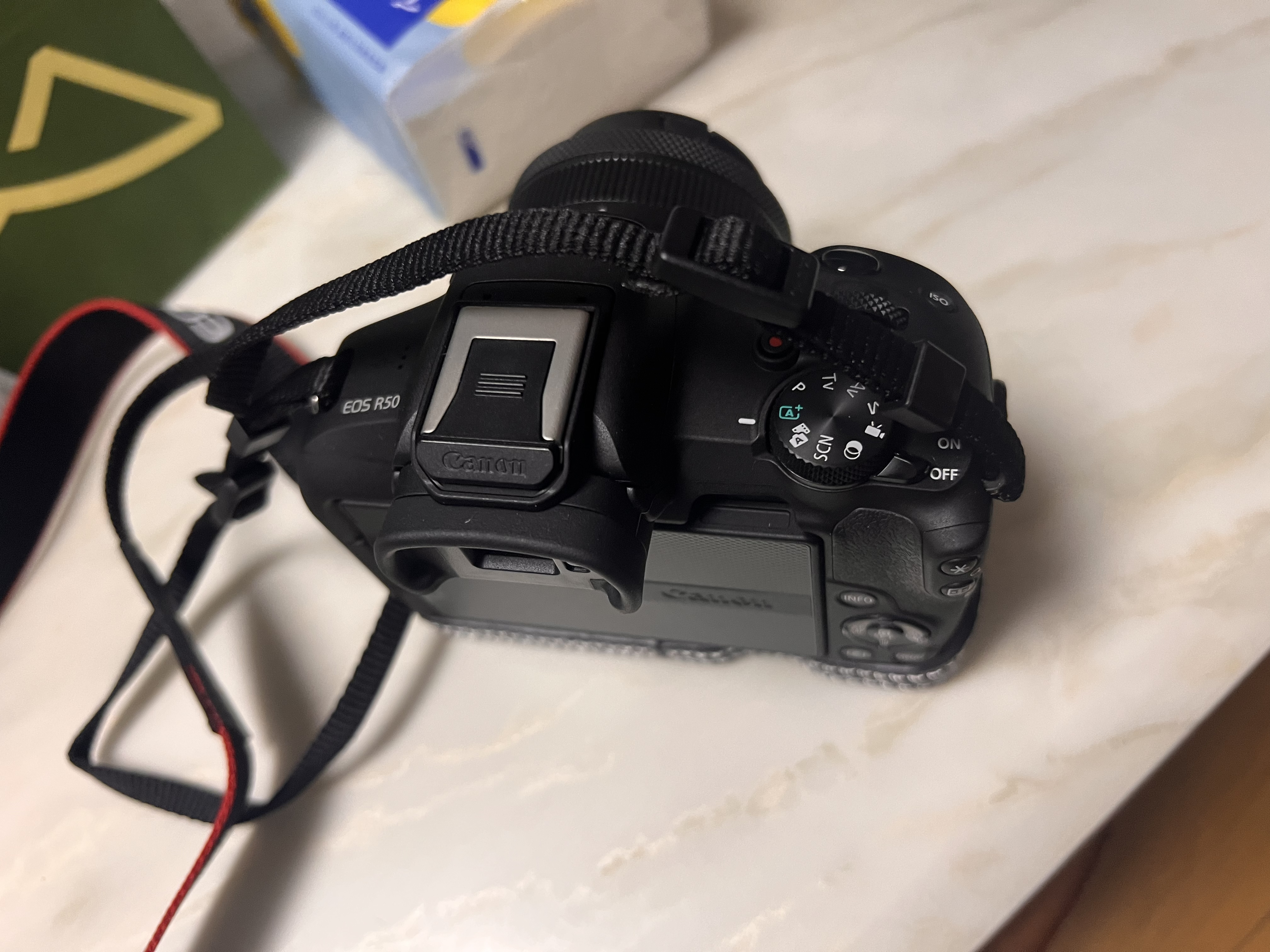 佳能（Canon）佳能r50 入门级微单相机 Vlog拍摄 4K高清视频 自拍照相 半画幅无反 学生旅行家用 扫街旅拍套装  实拍图