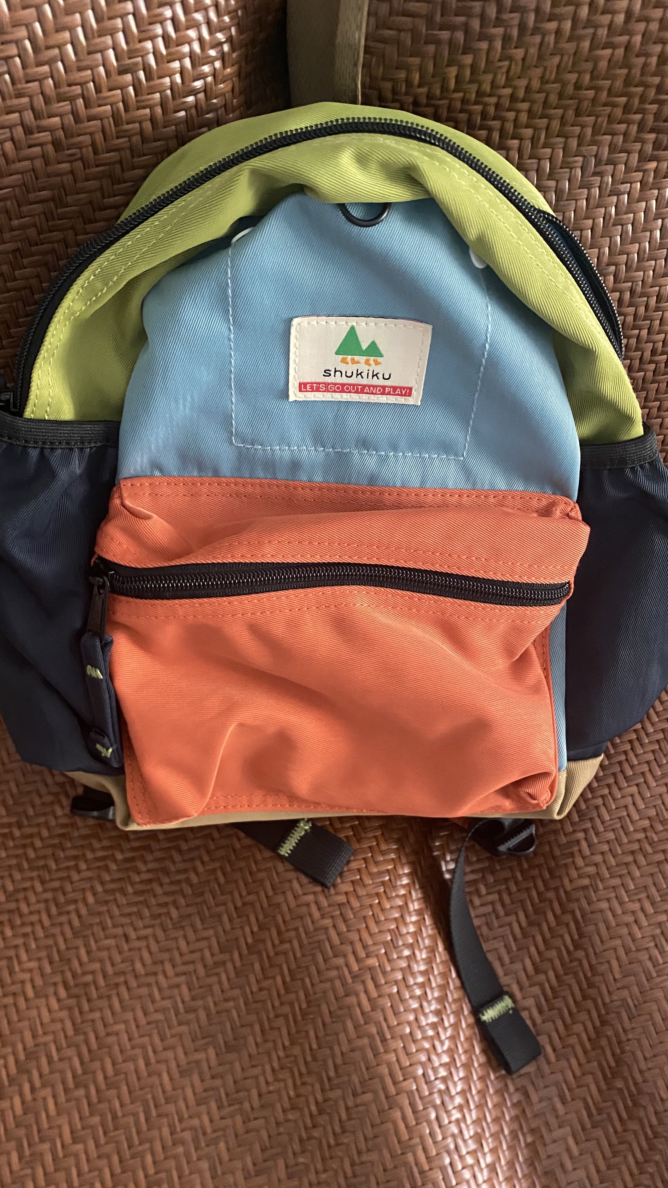 SHUKIKU儿童书包幼儿园背包防丢户外旅游防泼水超轻双肩包橙红S+码 实拍图