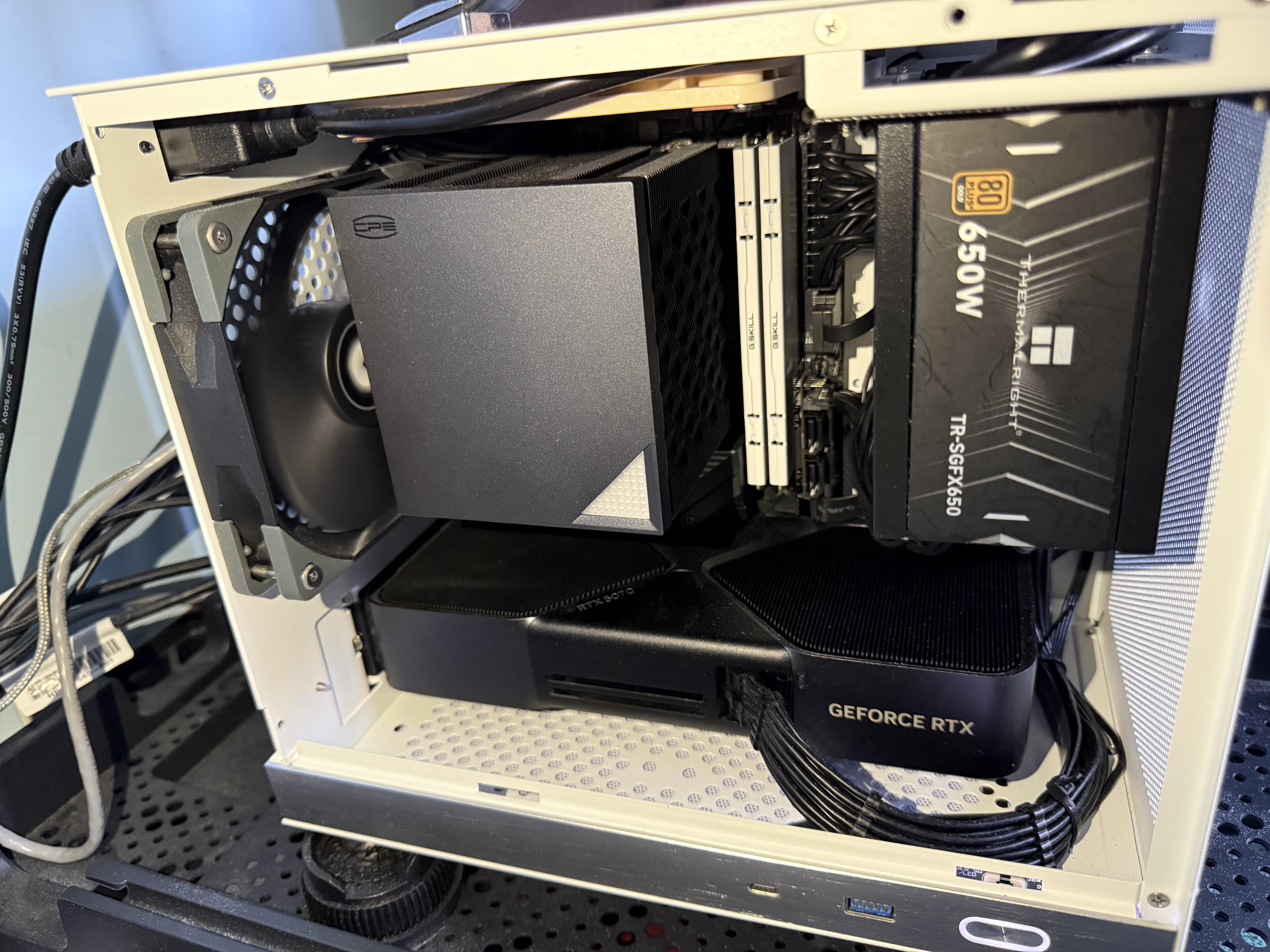 超频3（PCCOOLER）RZ620M X 黑色 CPU风冷散热器（6热管/mini双塔/双滚珠轴承/10CM性能风扇/支持1700 AM5）  实拍图