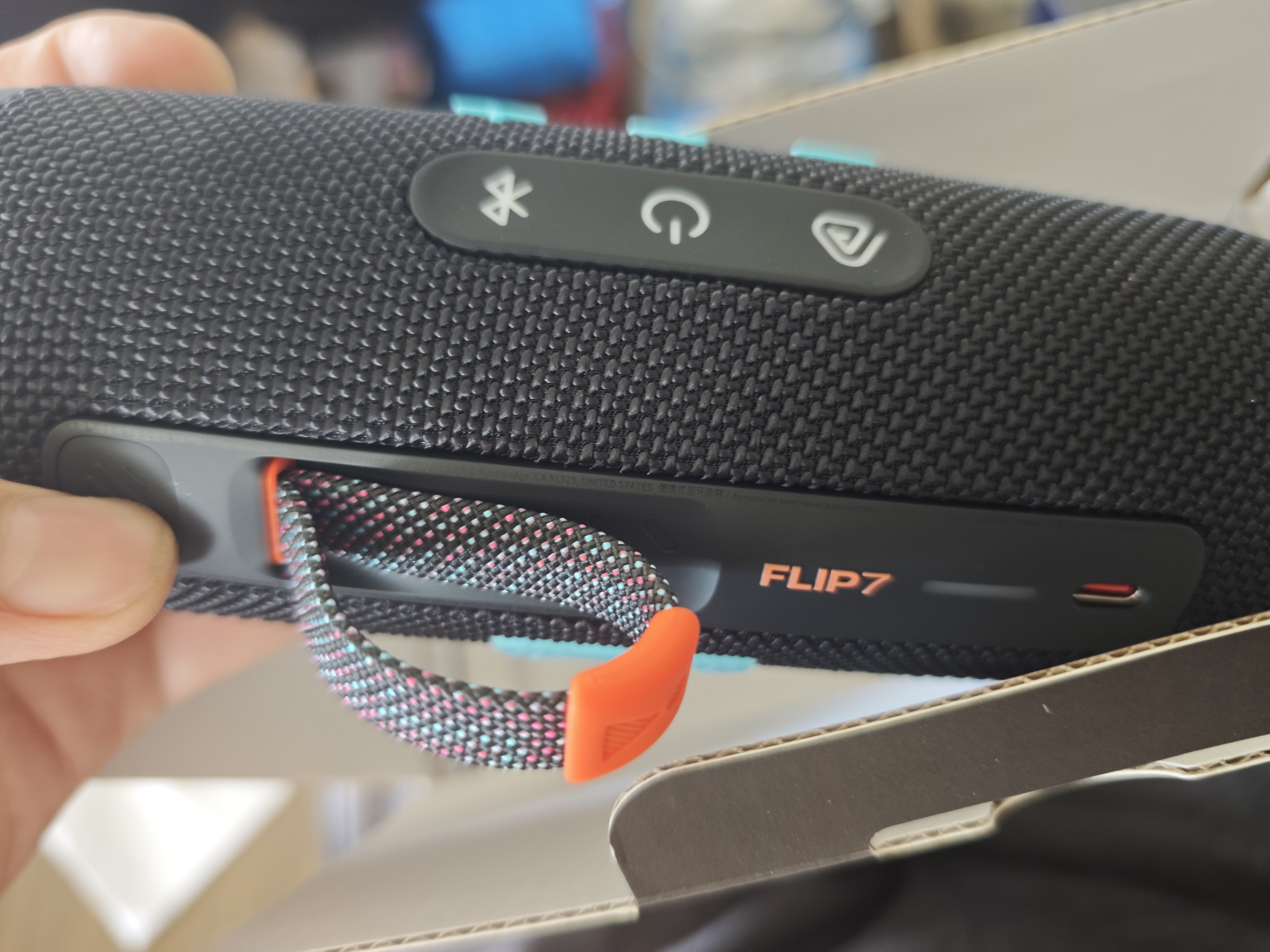 JBL FLIP7 音乐万花筒七代 蓝牙音箱 户外音响 AI音效增强 赛道扬声器 大学生毕业礼物 黑拼橙 实拍图