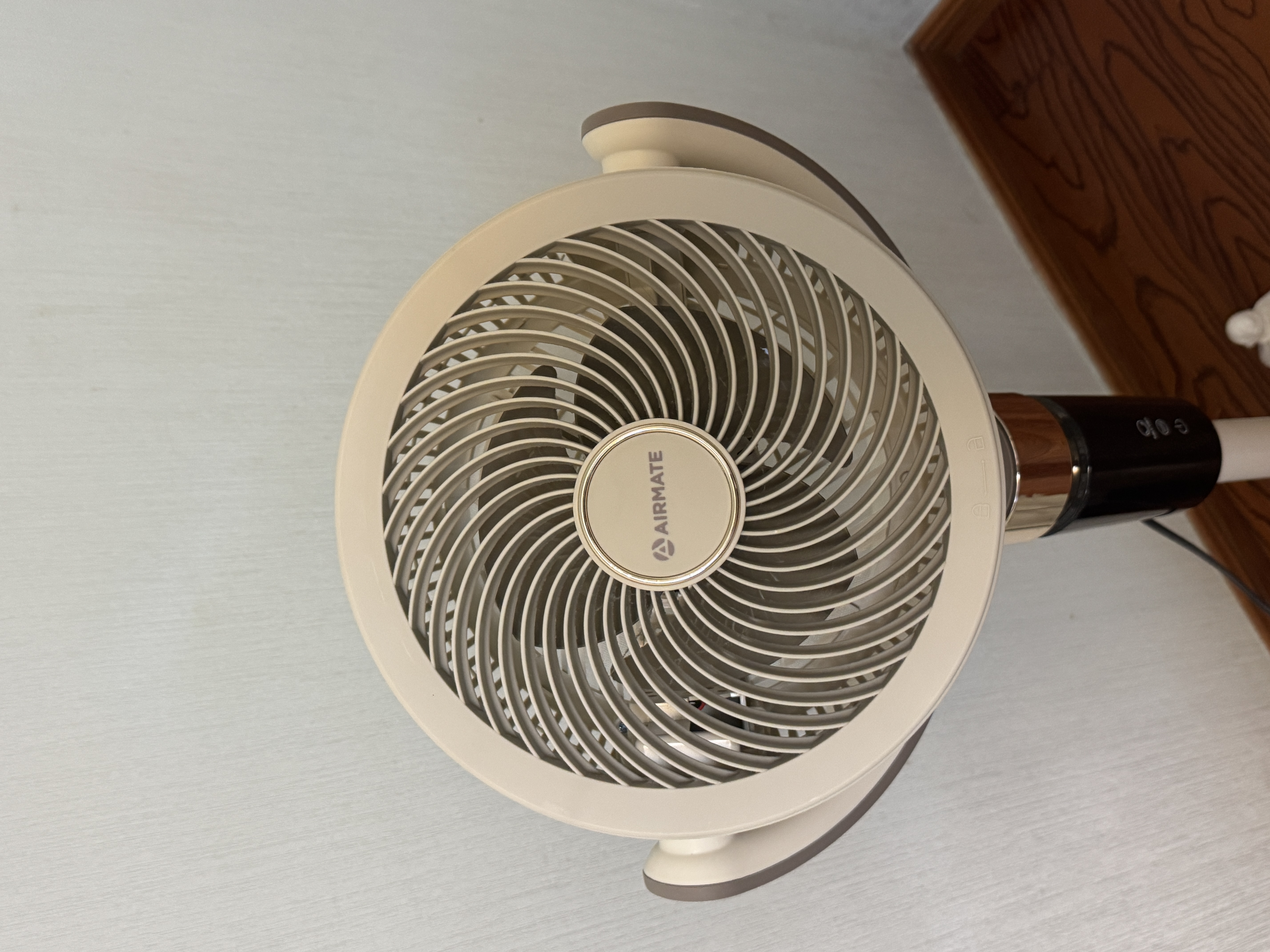 艾美特（AIRMATE）【轻音安睡】空气循环扇家用电风扇大风力摇头卧室静音直流变频小风扇节能电扇落地扇SRD269 实拍图