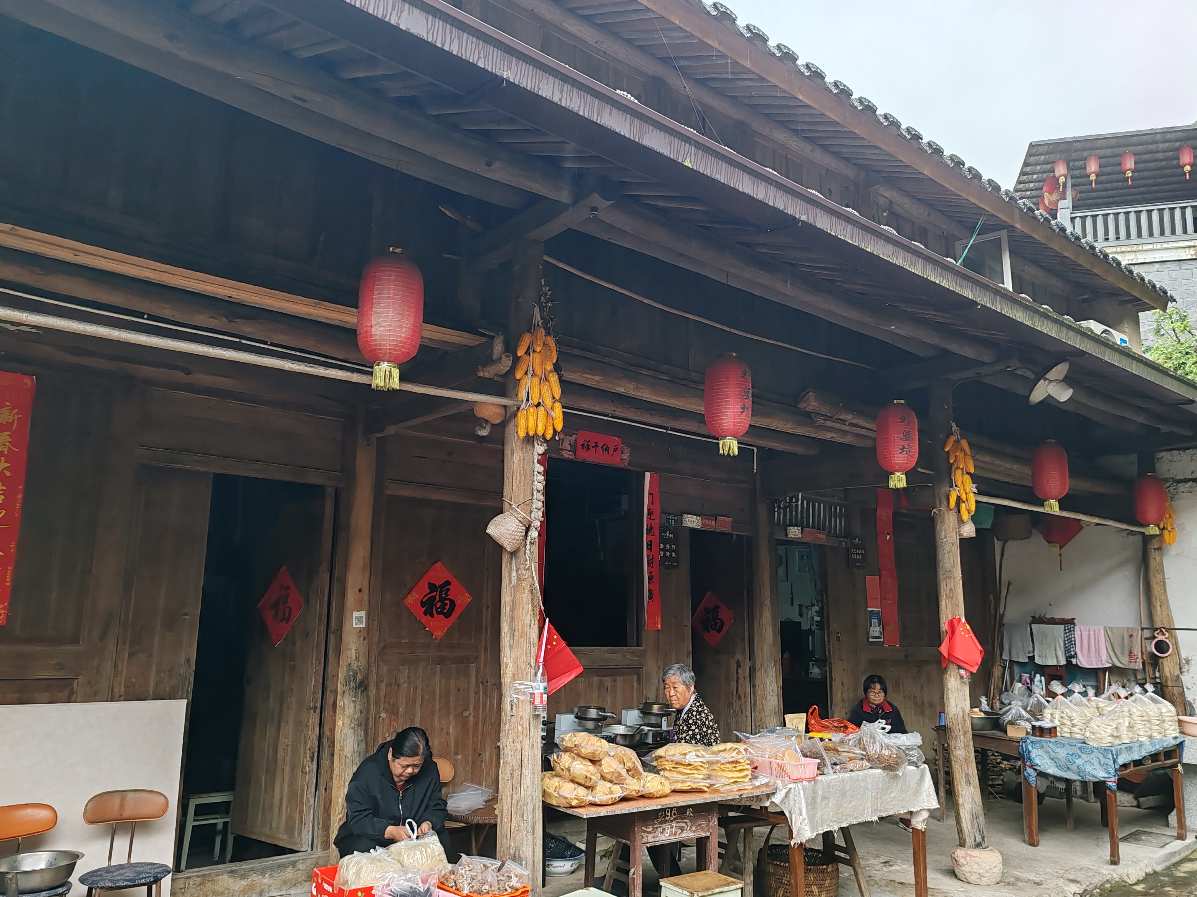 得力（deli）珊瑚海四联整张可撕边针式打印纸电脑打印纸 彩色(白红蓝黄)财务发票报销单 1000页/箱241-4CS 实拍图