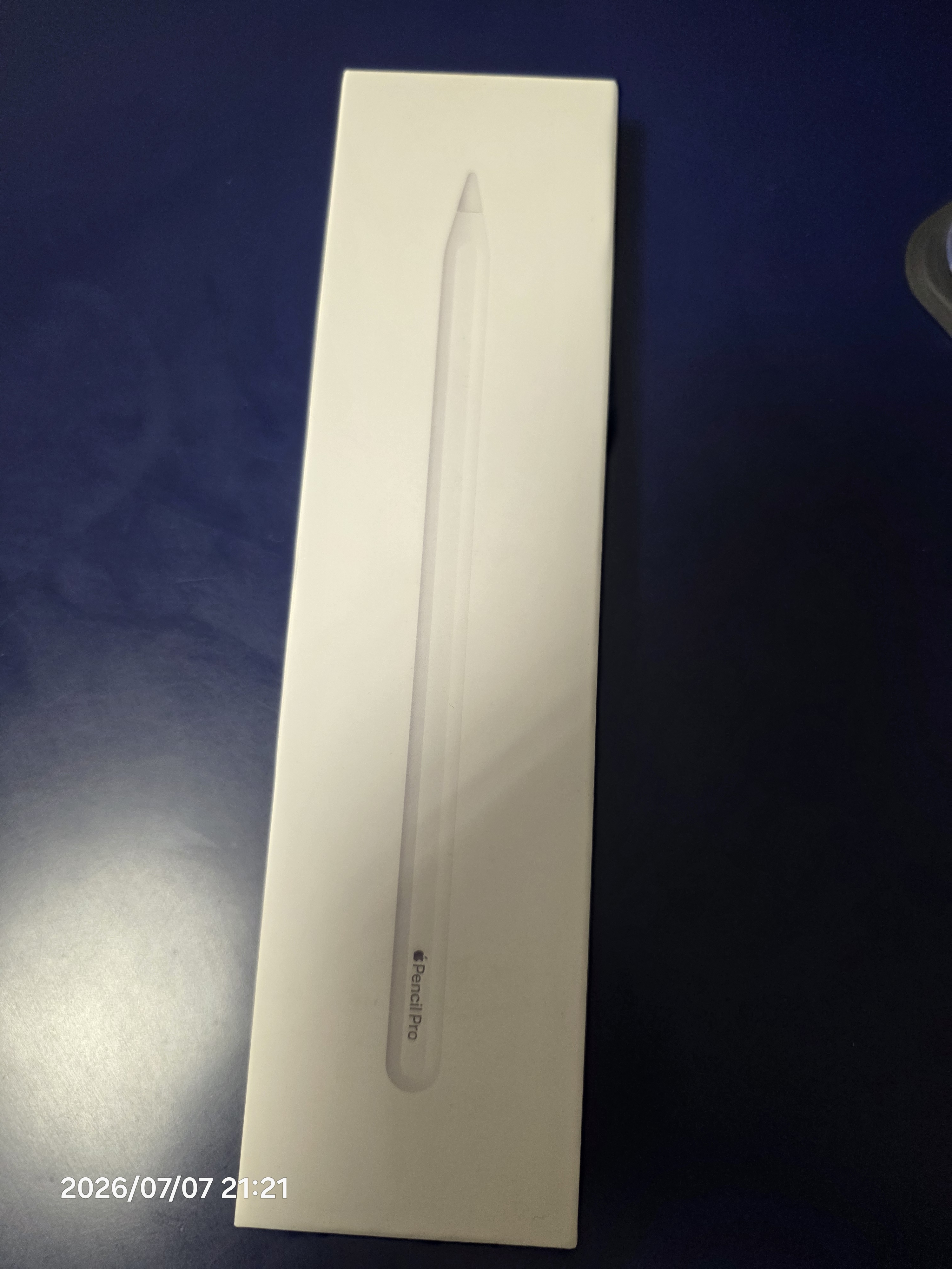Apple/苹果 Pencil Pro 磁吸触控笔手写笔苹果笔电容笔书写绘画iPad笔 适用于iPad Pro/Air/mini机型 实拍图