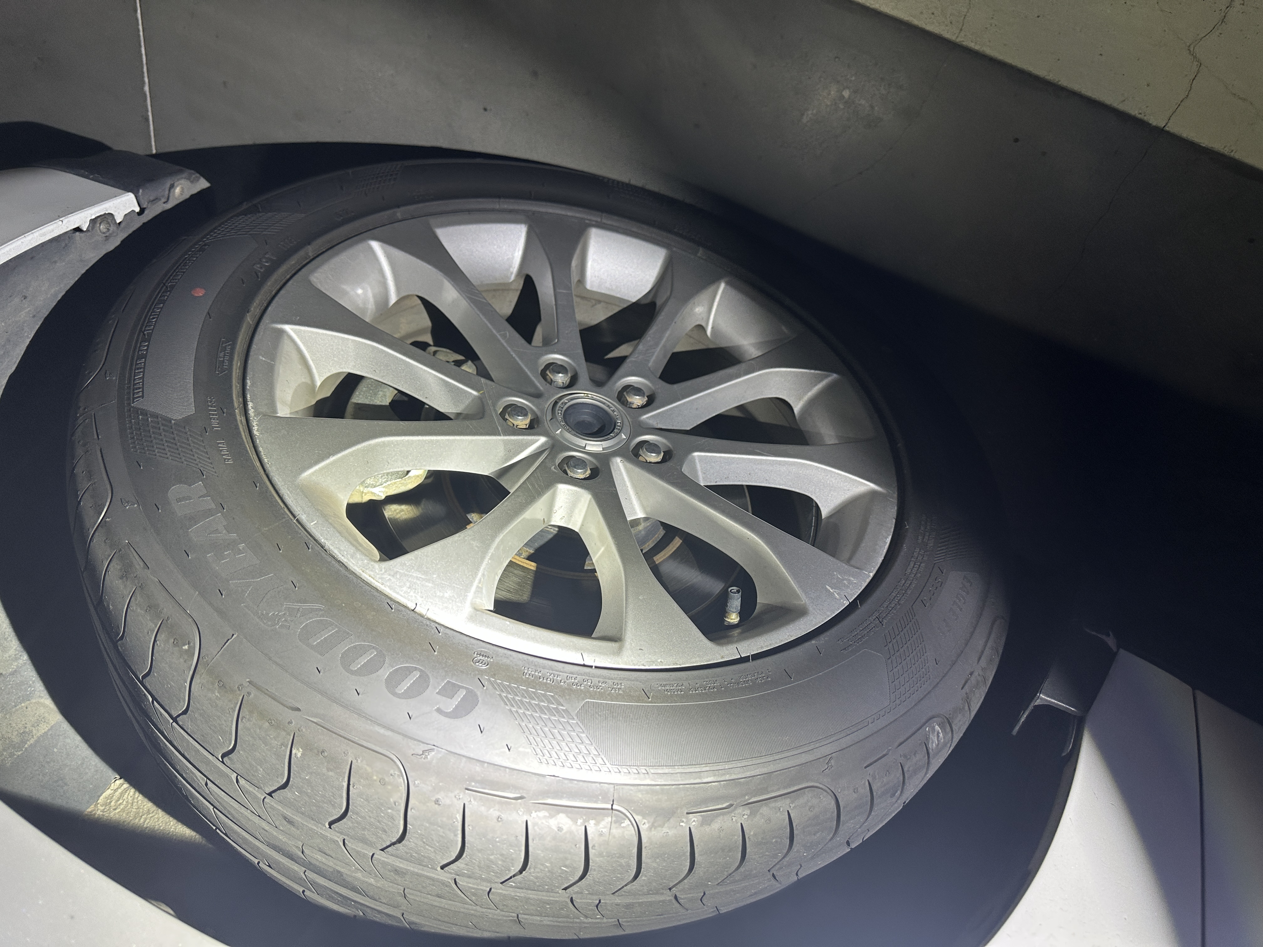 固特异（Goodyear）汽车轮胎 235/55R18 104W 鹰驰F1酷跑 适配探岳/途观L 御乘升级 实拍图