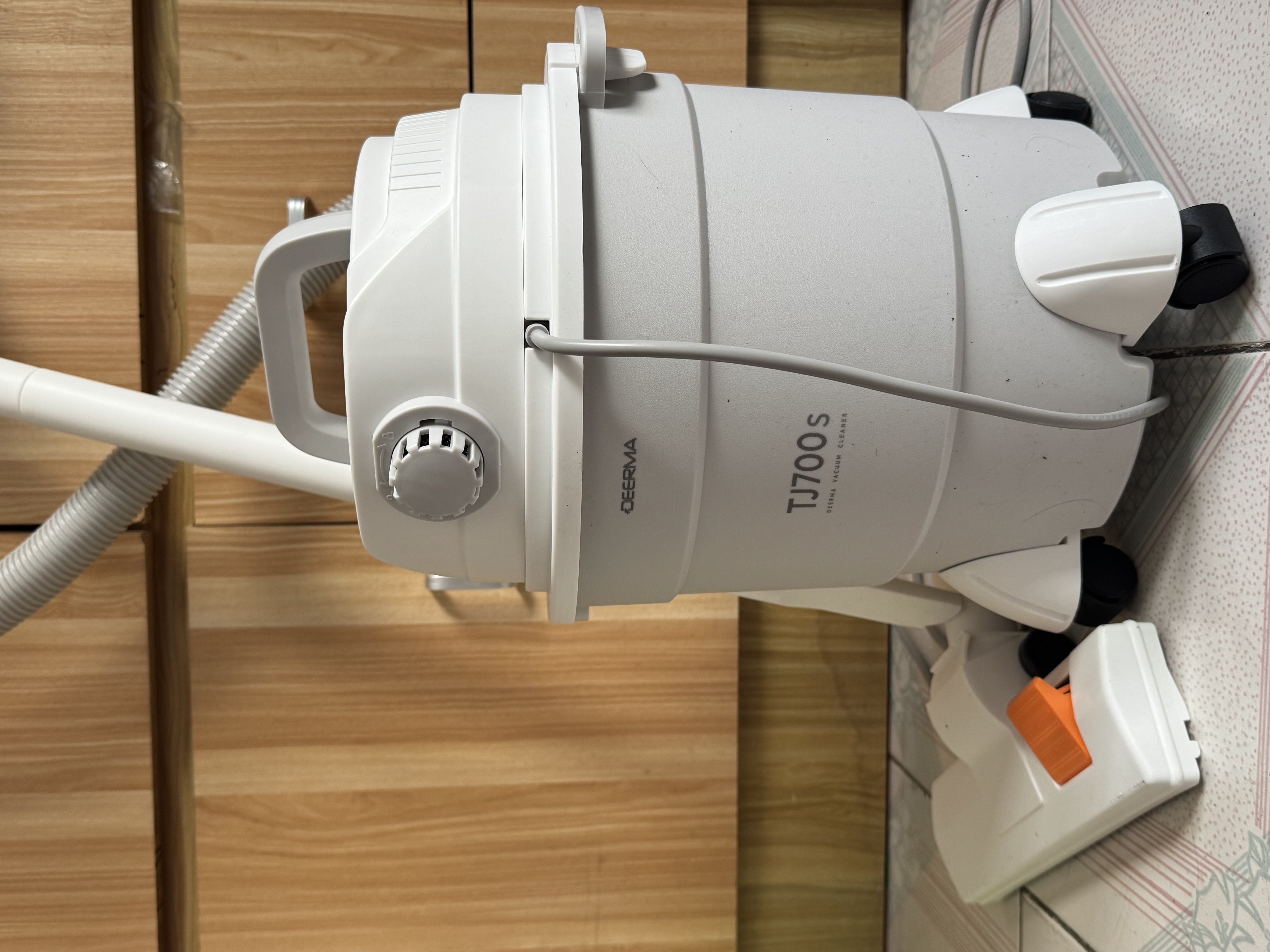 德尔玛（Deerma）【重磅新品】TJ700S 干吹两用吸尘器 家用商用 吸尘器桶式大吸力 整机降噪设计ZN-530 实拍图