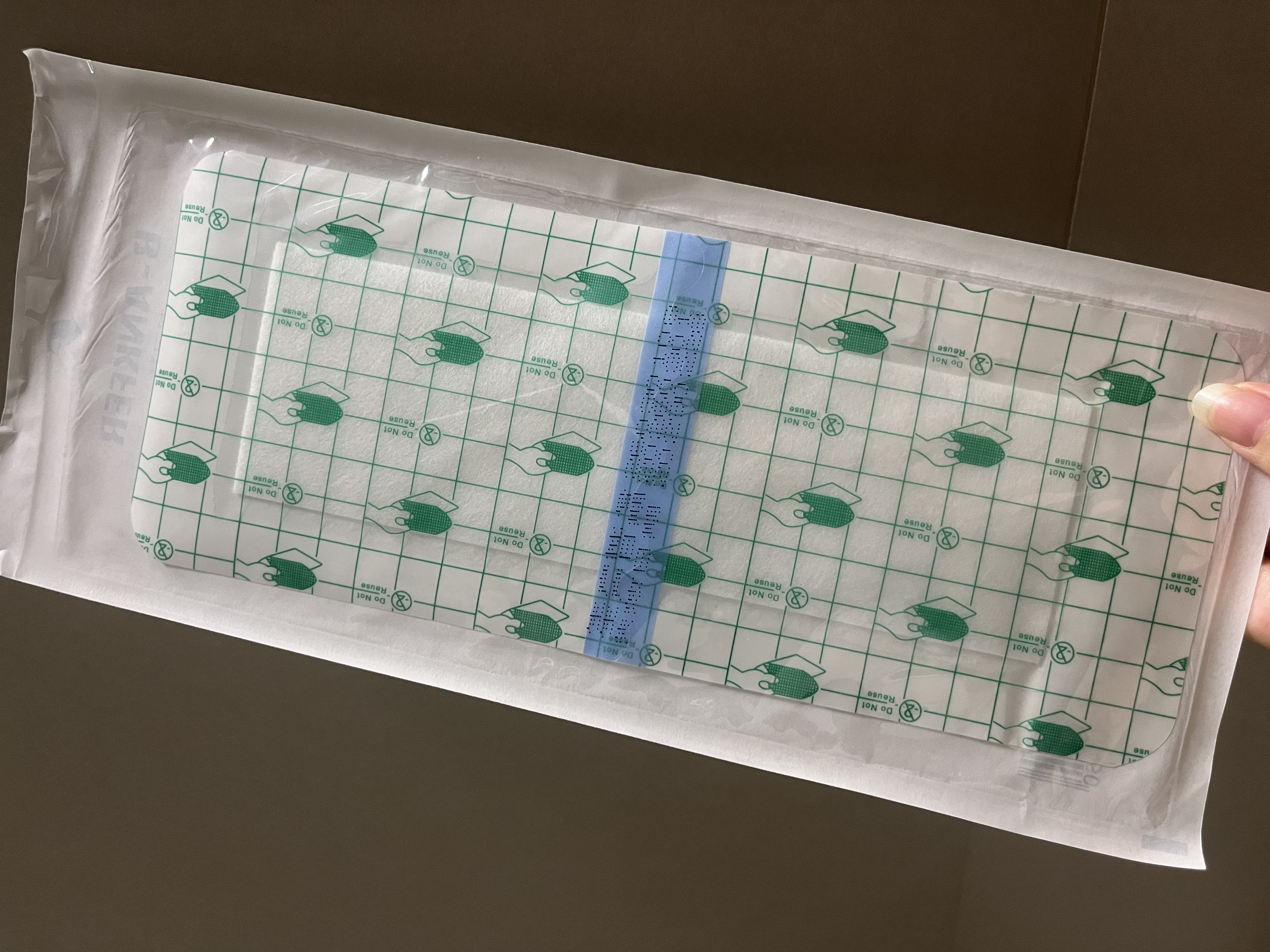邦可慧剖腹产防水贴医用无菌敷贴大号敷料贴术后洗澡伤口护理防水创可贴 【剖腹产伤口防水】10*25cm/10片（整盒） 实拍图