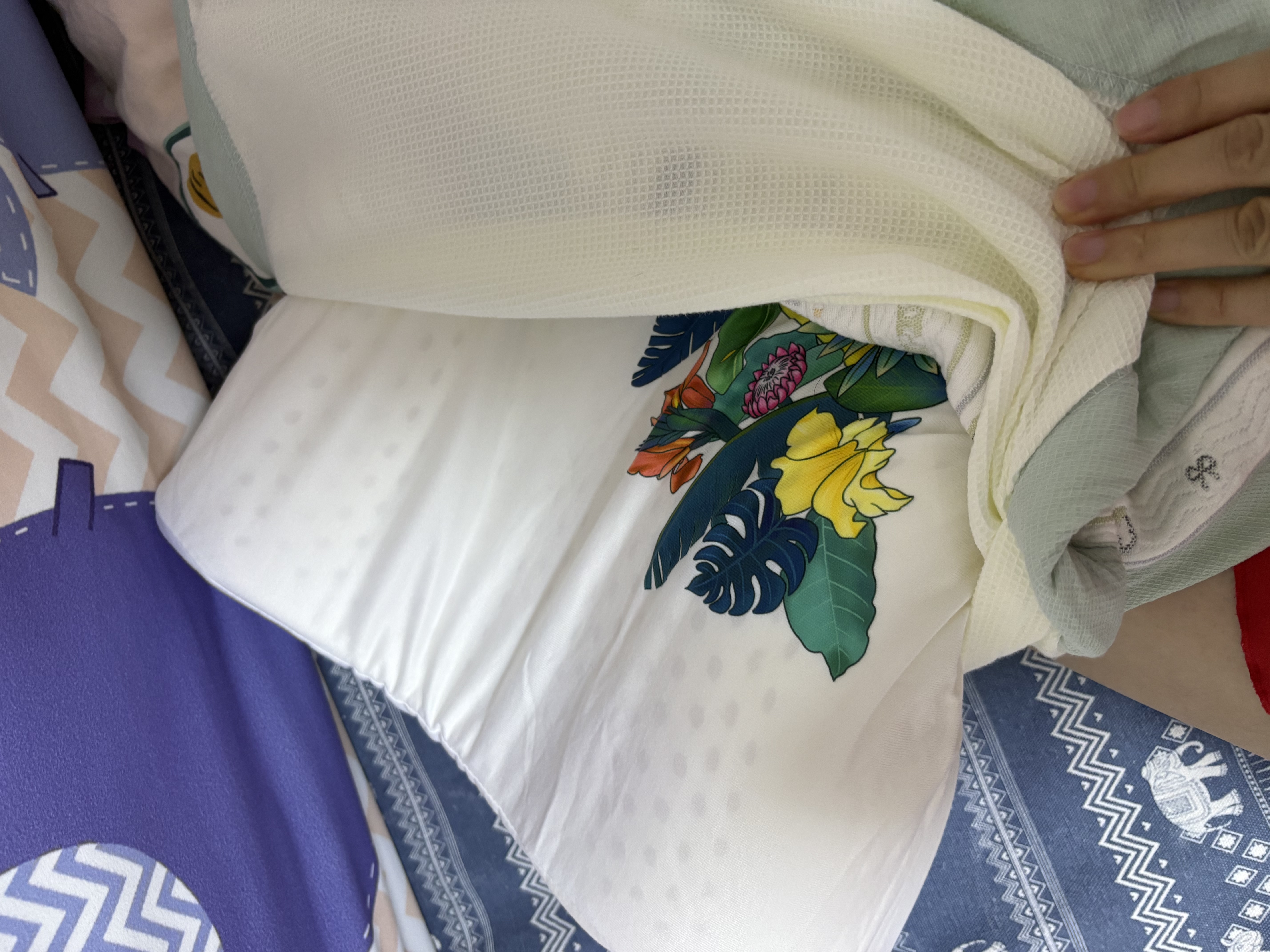 泰嗨（TAIHI） 泰国进口天然乳胶枕头护颈椎枕芯带枕套助睡眠睡觉专用 泰象吉祥-波浪枕8/10（一对装） 实拍图