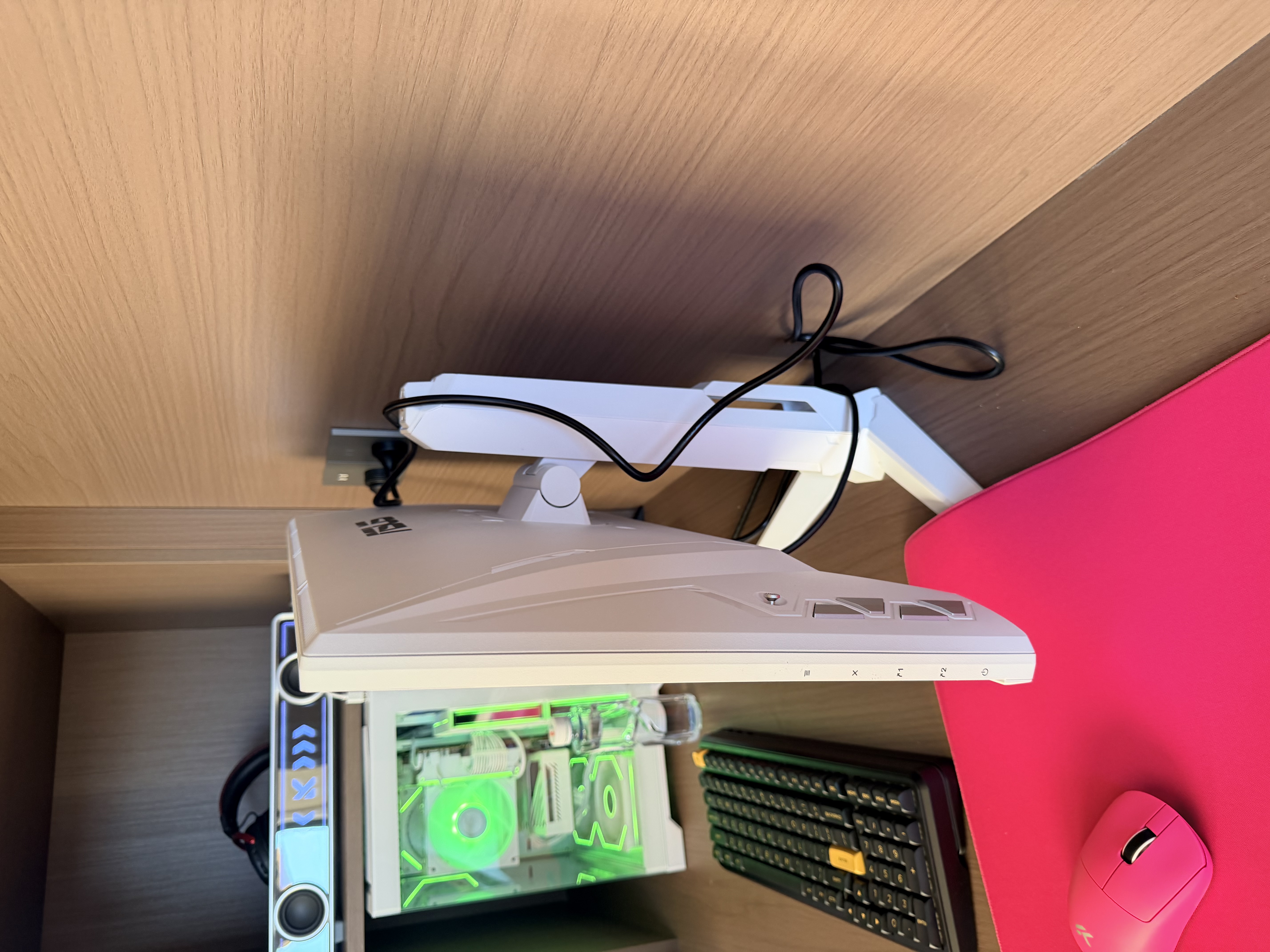 华硕VG27AQML5A-W 27英寸显示器2K 240Hz显示器FastIPS原生300HzG-sync 0.3ms响应HDR400 95%DCI-P3 实拍图