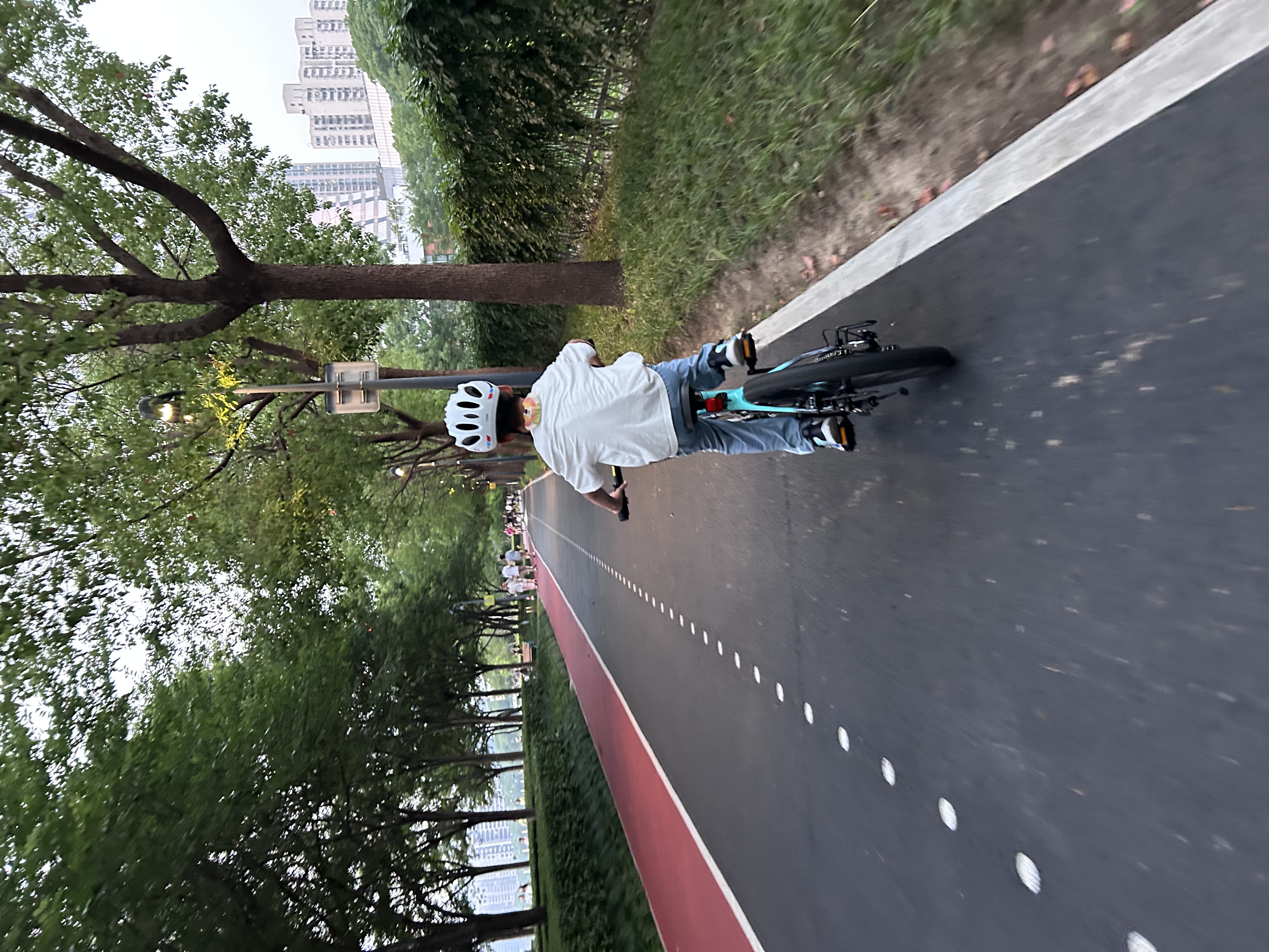 喜德盛青少年自行车镁骑士镁合金一体异形车架20英寸碟刹避震前叉 活力清水湾 20吋（适合身高120-135cm） 实拍图