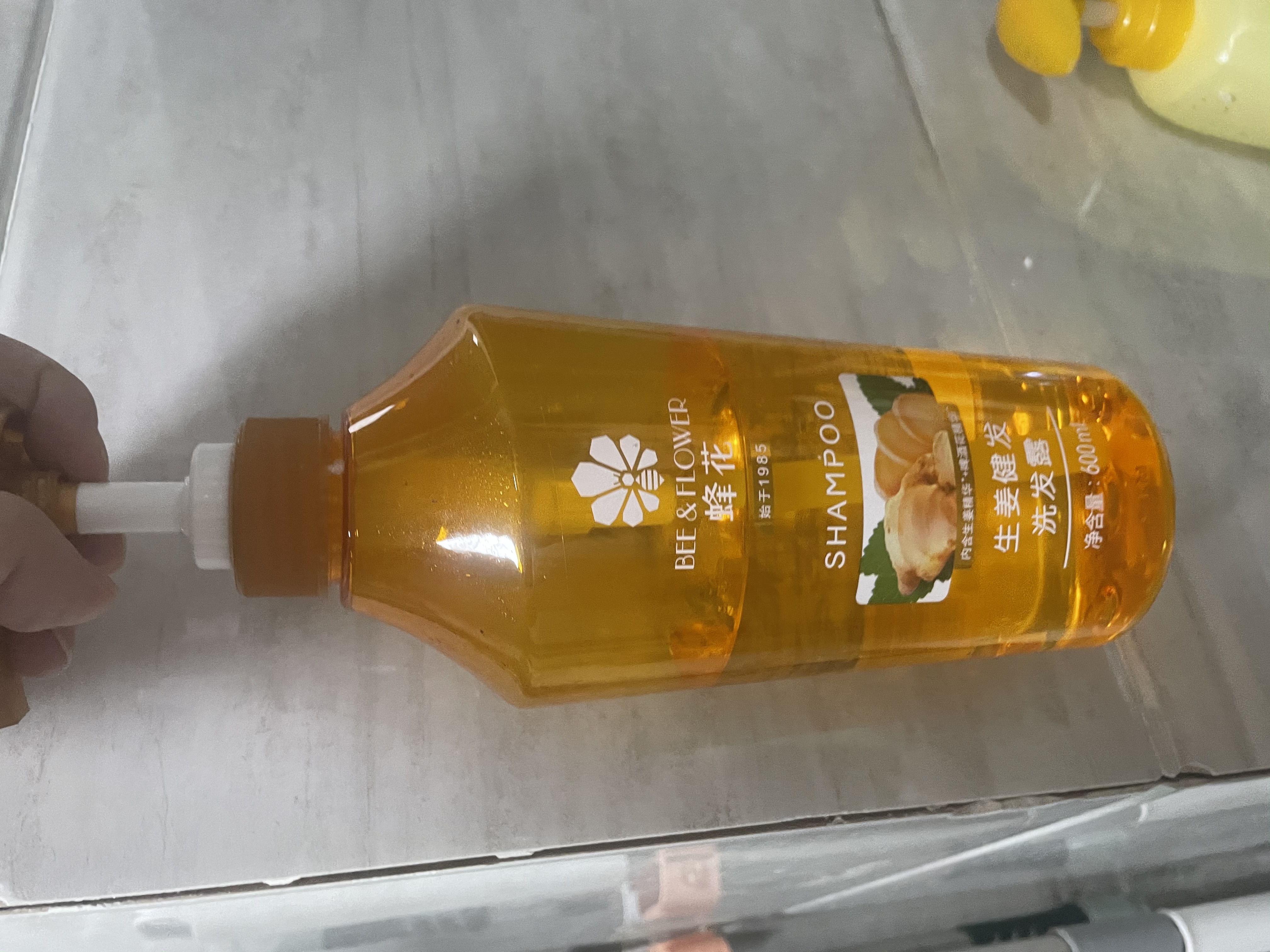 蜂花无硅油改善毛躁保湿蓬松生姜健发洗发水600ml【临期清仓】 实拍图