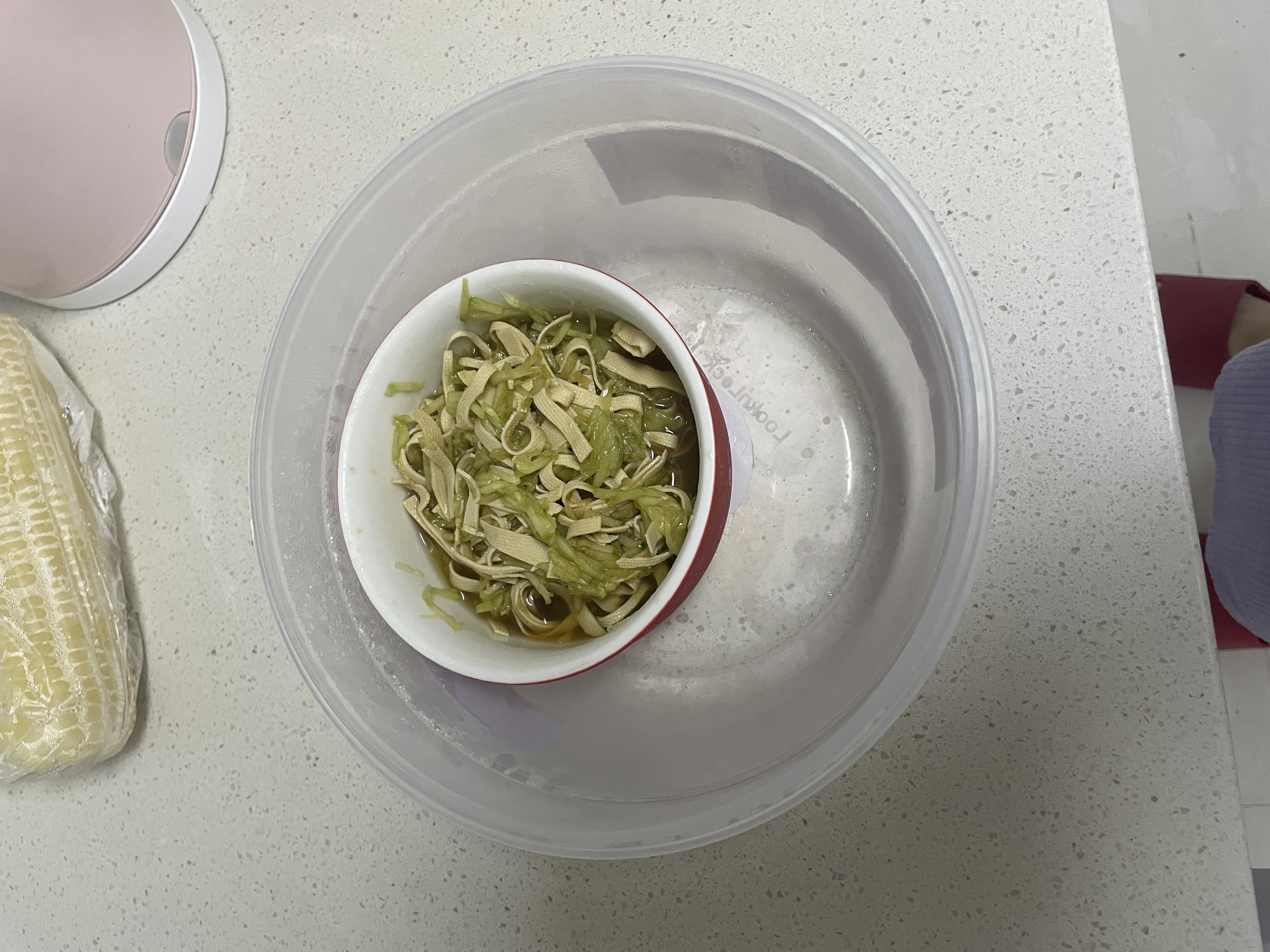 乐扣乐扣 进口保鲜盒微波炉饭盒塑料餐盒密封便当盒冰箱收纳盒2.1L圆形 实拍图