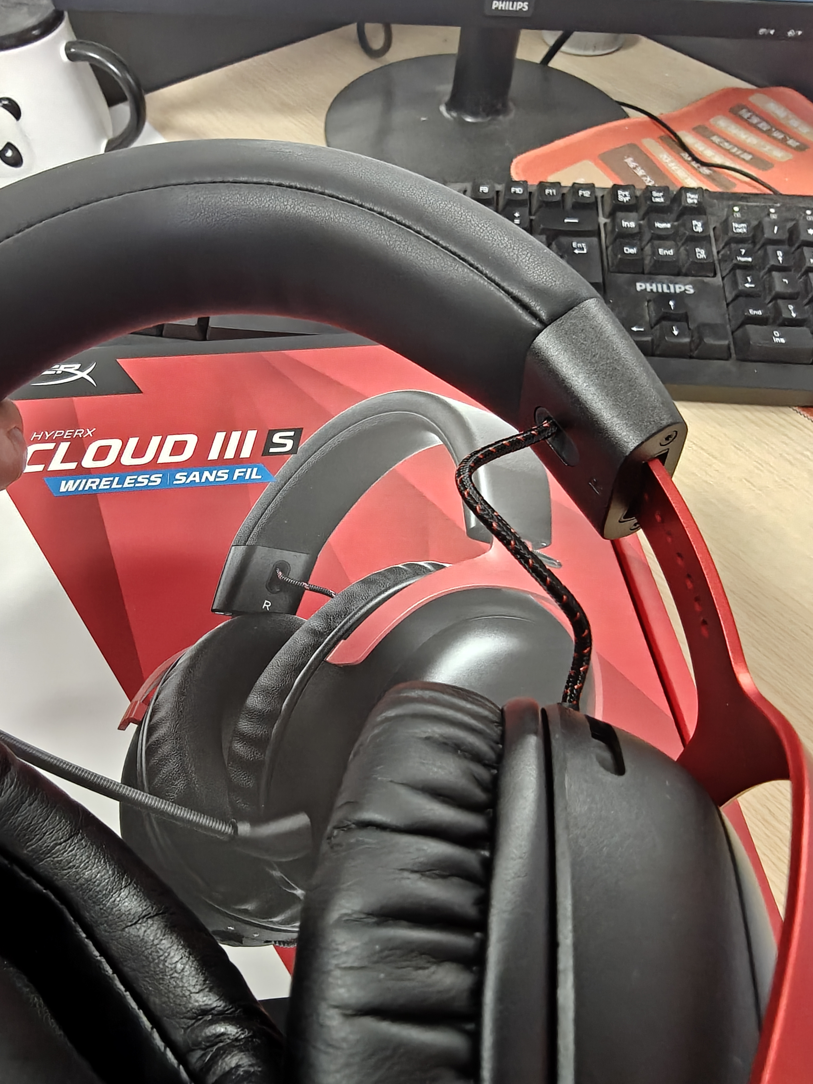 极度未知（HYPERX）飓风2飓风3系列电竞游戏耳机头戴式 fps吃鸡耳麦降噪麦克风 原金士顿cloud2电竞耳机 飓风3无线加强版 黑红【200小时长续航】 实拍图