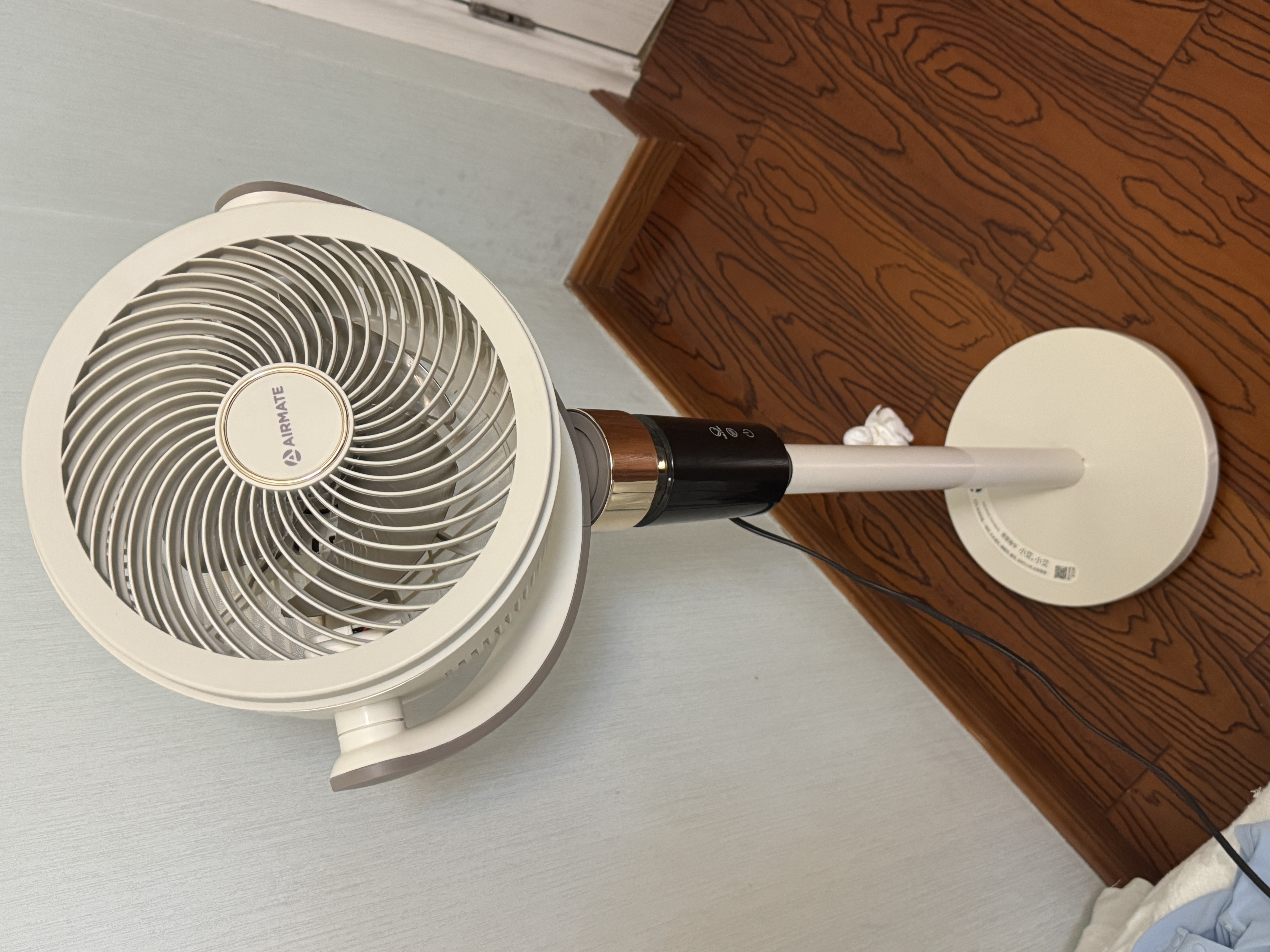 艾美特（AIRMATE）【轻音安睡】空气循环扇家用电风扇大风力摇头卧室静音直流变频小风扇节能电扇落地扇SRD269 实拍图