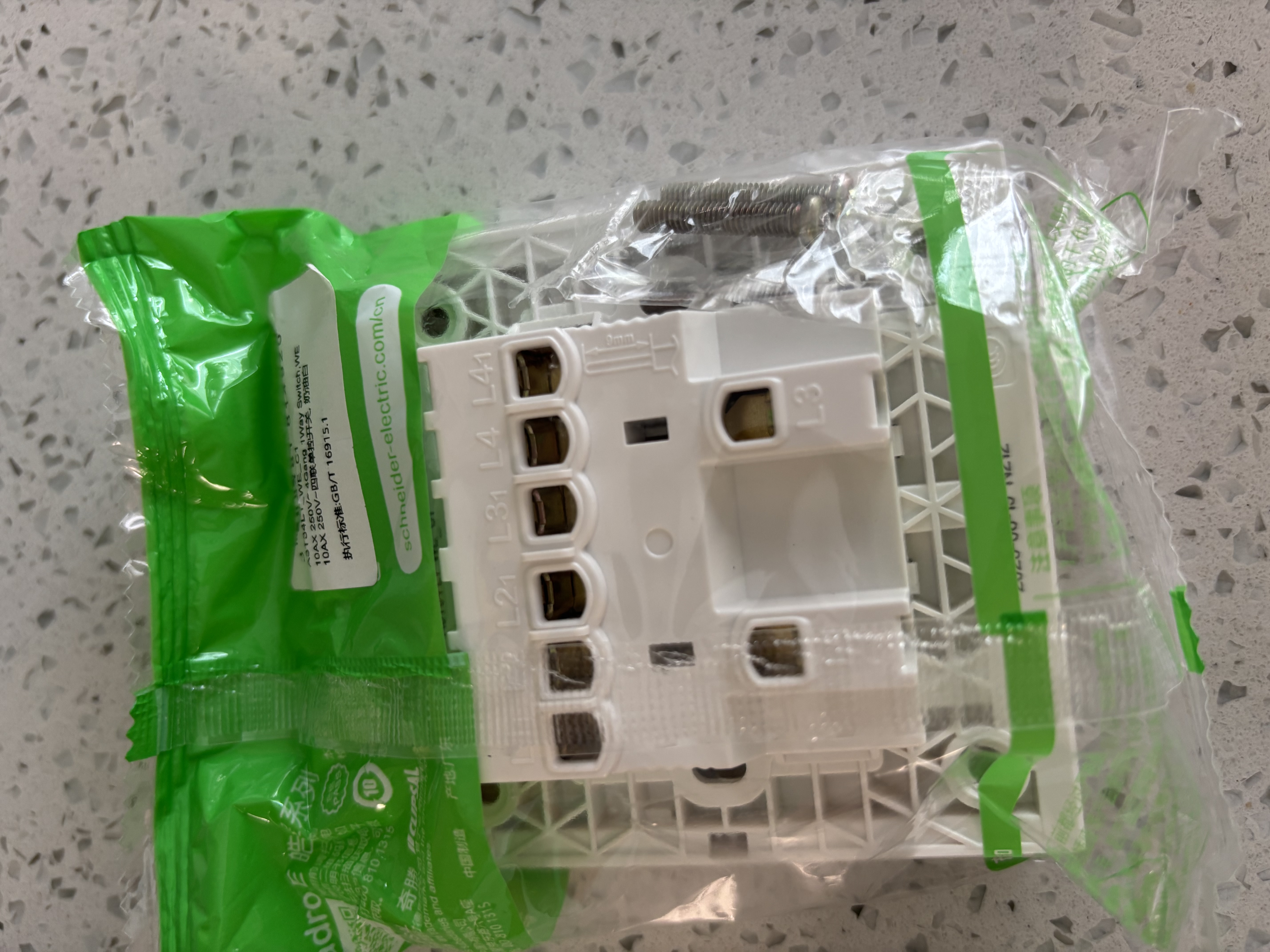 施耐德86型墙壁开关 四开单控 皓呈奶油白色 家用大面板 暗装客厅灯控 实拍图