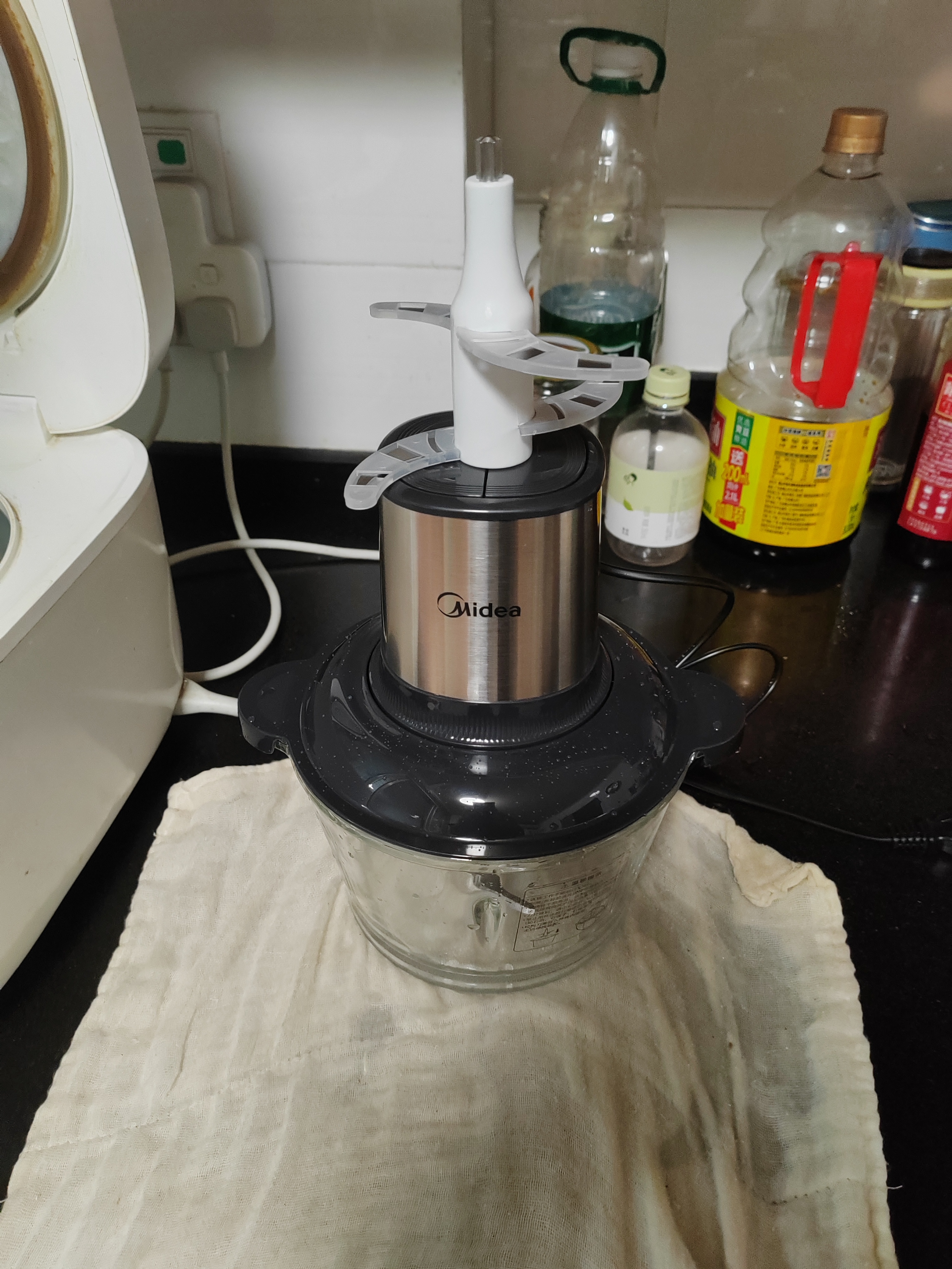 美的（Midea）绞肉机家用多功能小型电动家用搅拌绞肉绞菜馅机料理碎肉玻璃全自动打蒜器大容量JC16B 实拍图