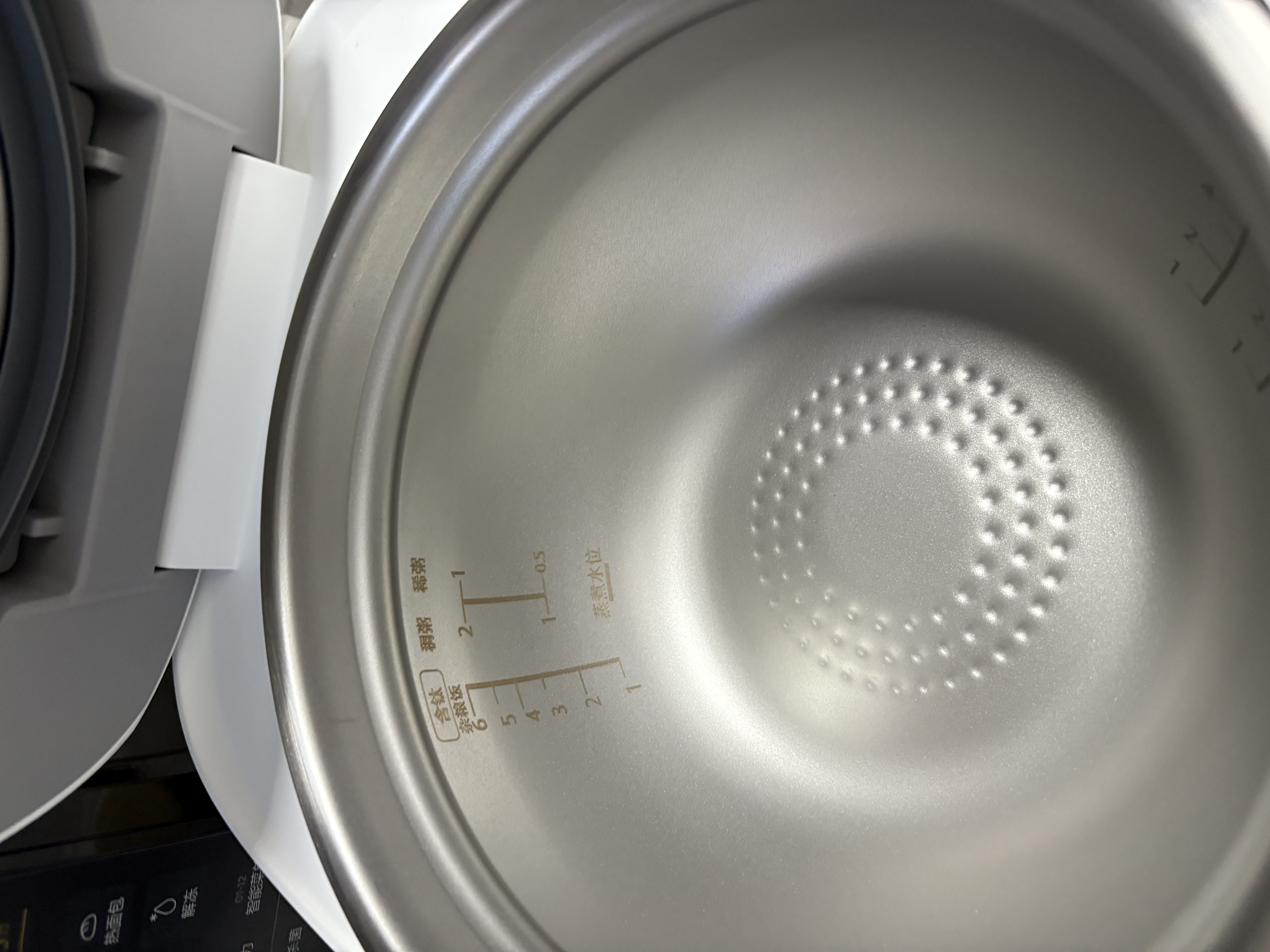东芝（TOSHIBA）【旗舰爆款】 小白露2.0真空电饭煲4-5人0涂层钛内胆家用电饭锅保温预约IH加热4升RC-15VOXC 实拍图