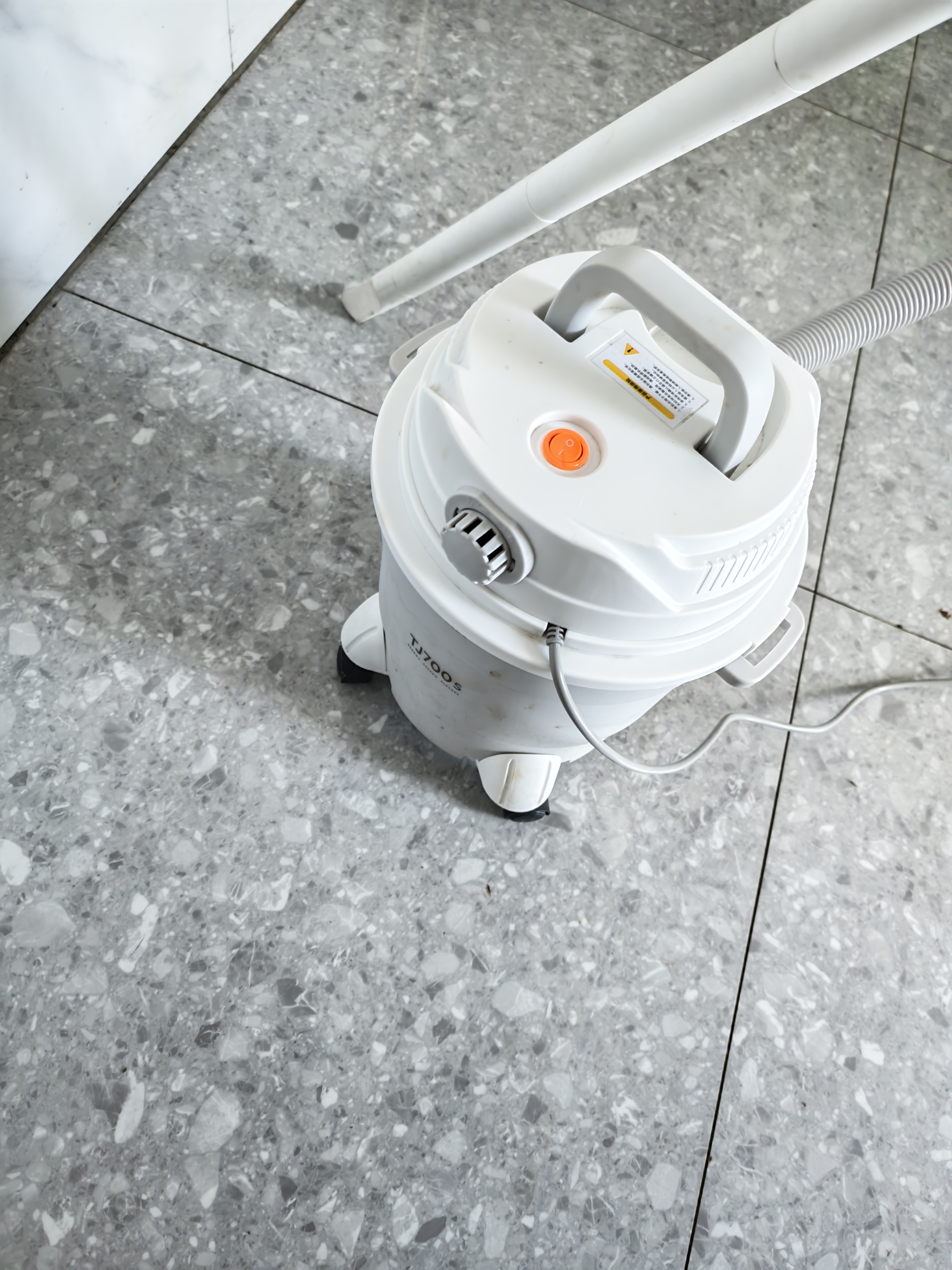 德尔玛（Deerma）【重磅新品】TJ700S 干吹两用吸尘器 家用商用 吸尘器桶式大吸力 整机降噪设计ZN-530 实拍图