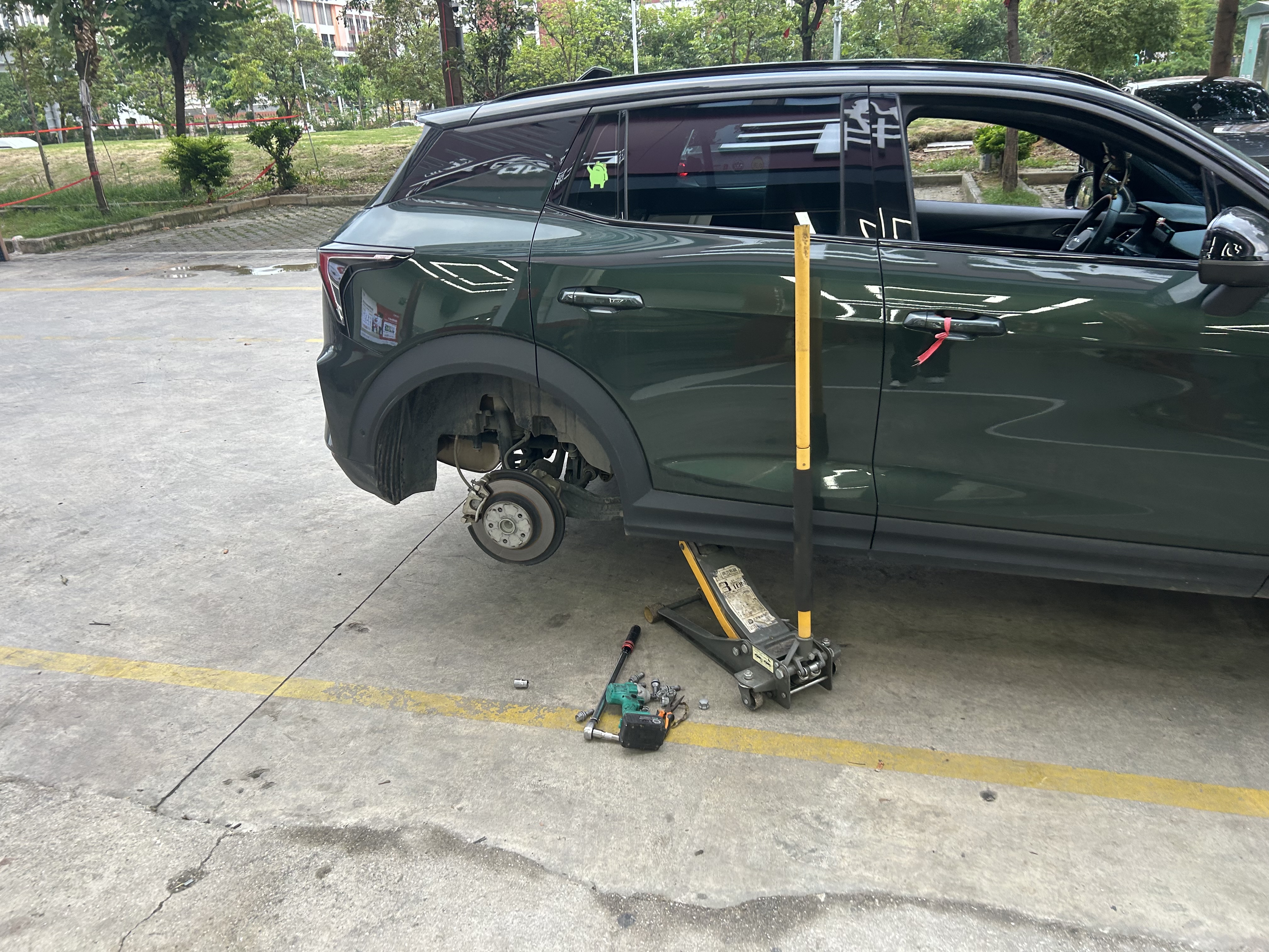 京东养车汽车补胎服务 蘑菇钉补胎 到店服务 适用于19寸及以下轮胎 实拍图