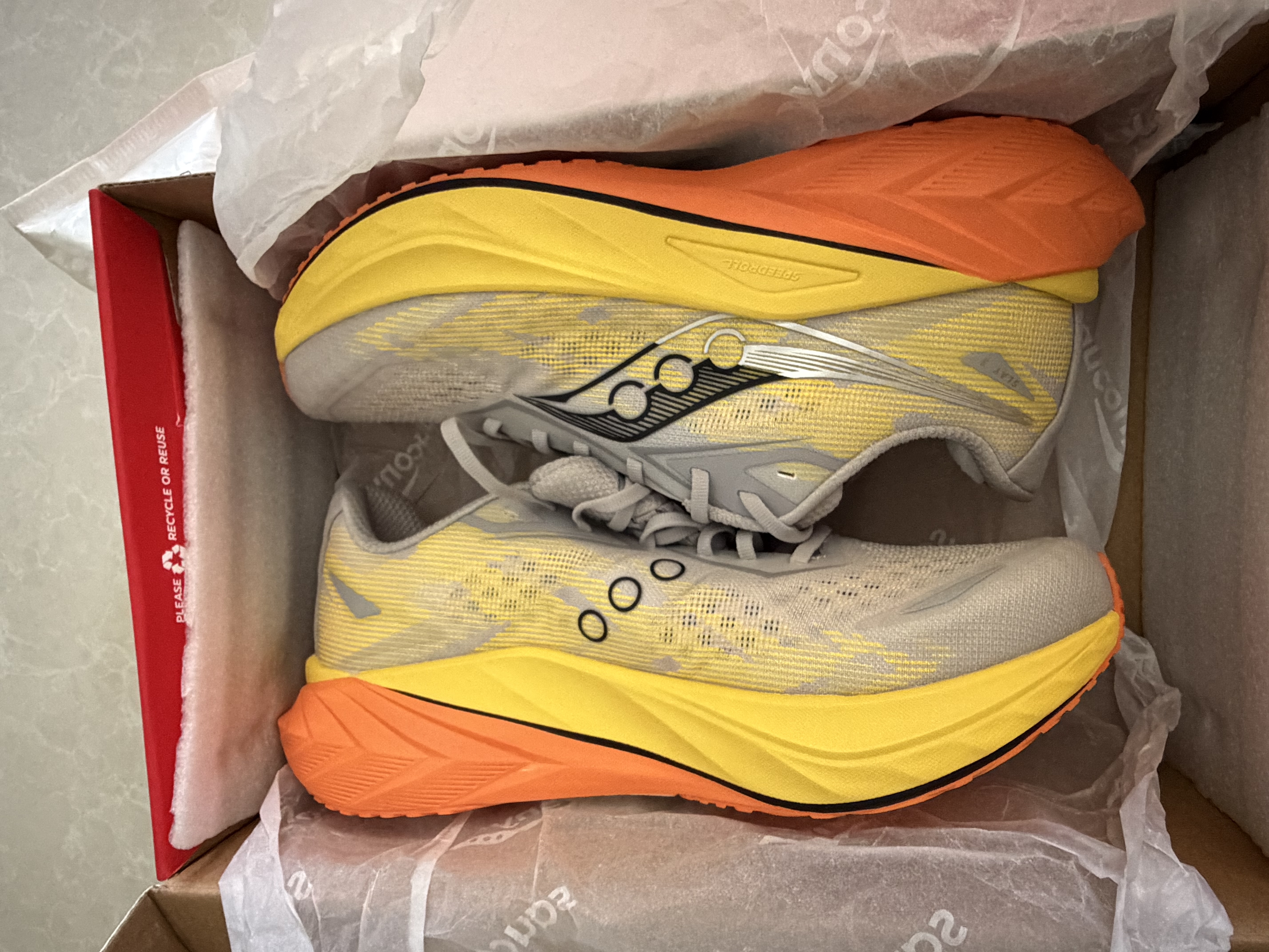 索康尼（SAUCONY）索康尼SLAY全速3男女跑步鞋全掌碳板运动鞋竞速跑鞋 灰黄情侣 42 实拍图