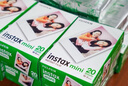 富士（FUJIFILM）【出游季】instax迷你拍立得相机专用3寸拍立得相纸适用mini7+/41/99/evo/13/12/liplay+等型号 20张mini白边相纸+相纸边框贴纸*2+相册*3 实拍图