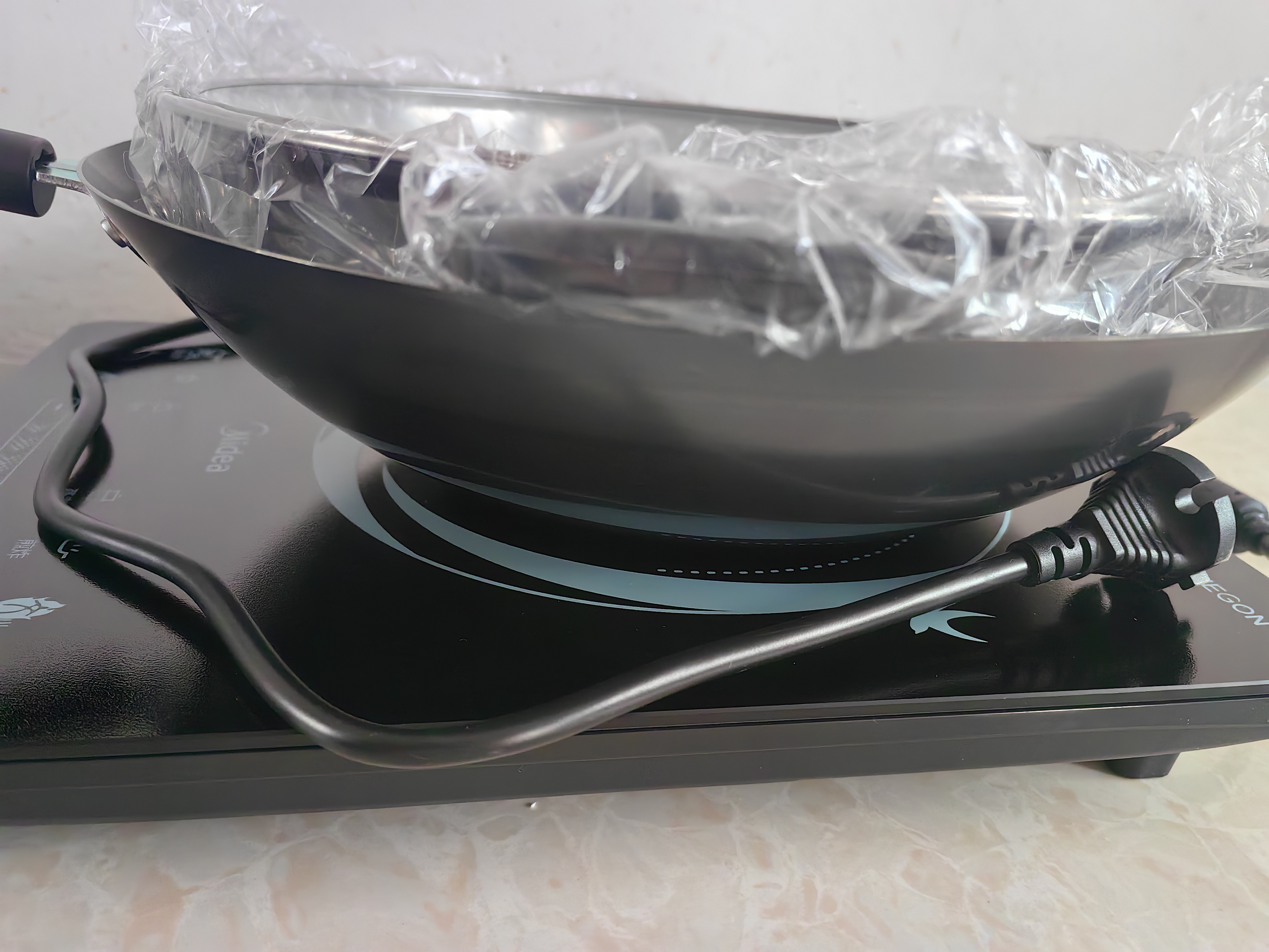美的（Midea）电磁炉套装家用大功率2200W一键爆炒带锅电磁灶套装火锅电磁炉一体电炒锅 【单灶+双锅】大面板大线圈 实拍图