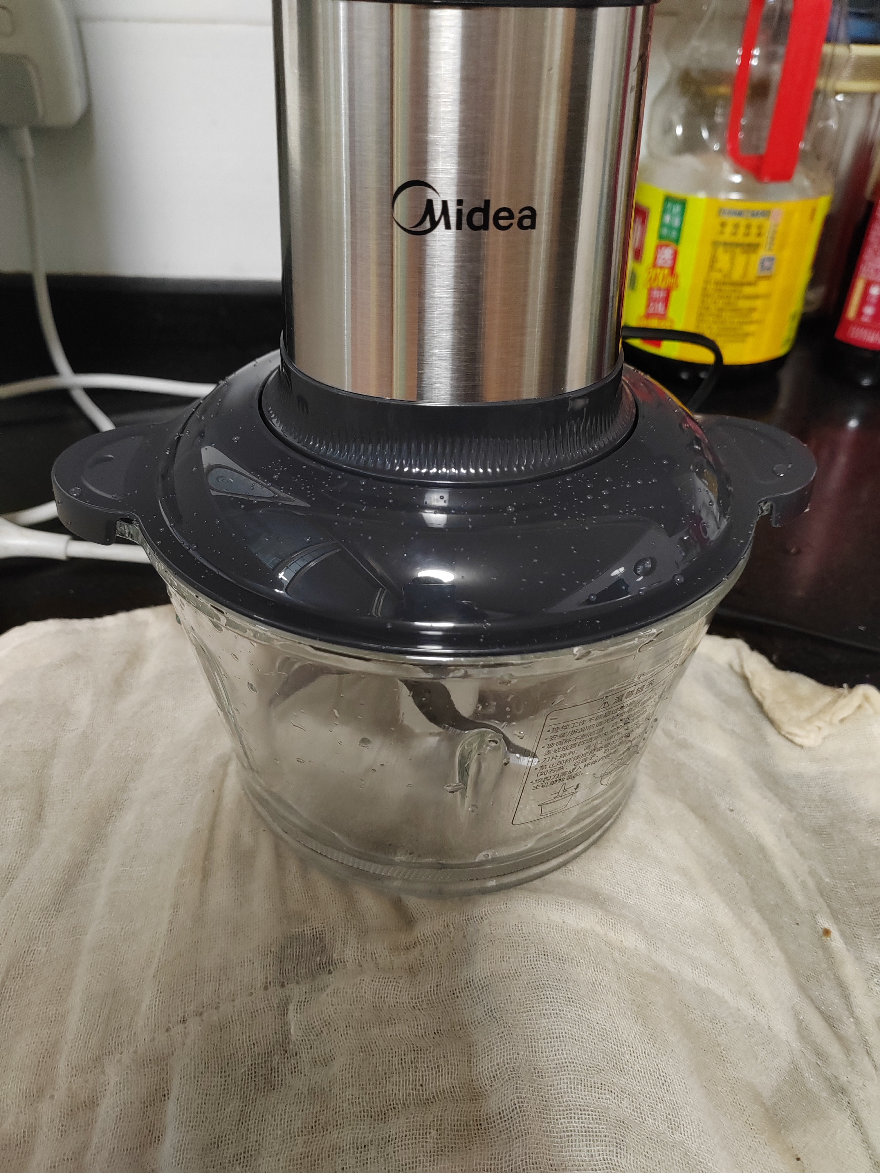 美的（Midea）绞肉机家用多功能小型电动家用搅拌绞肉绞菜馅机料理碎肉玻璃全自动打蒜器大容量JC16B 实拍图