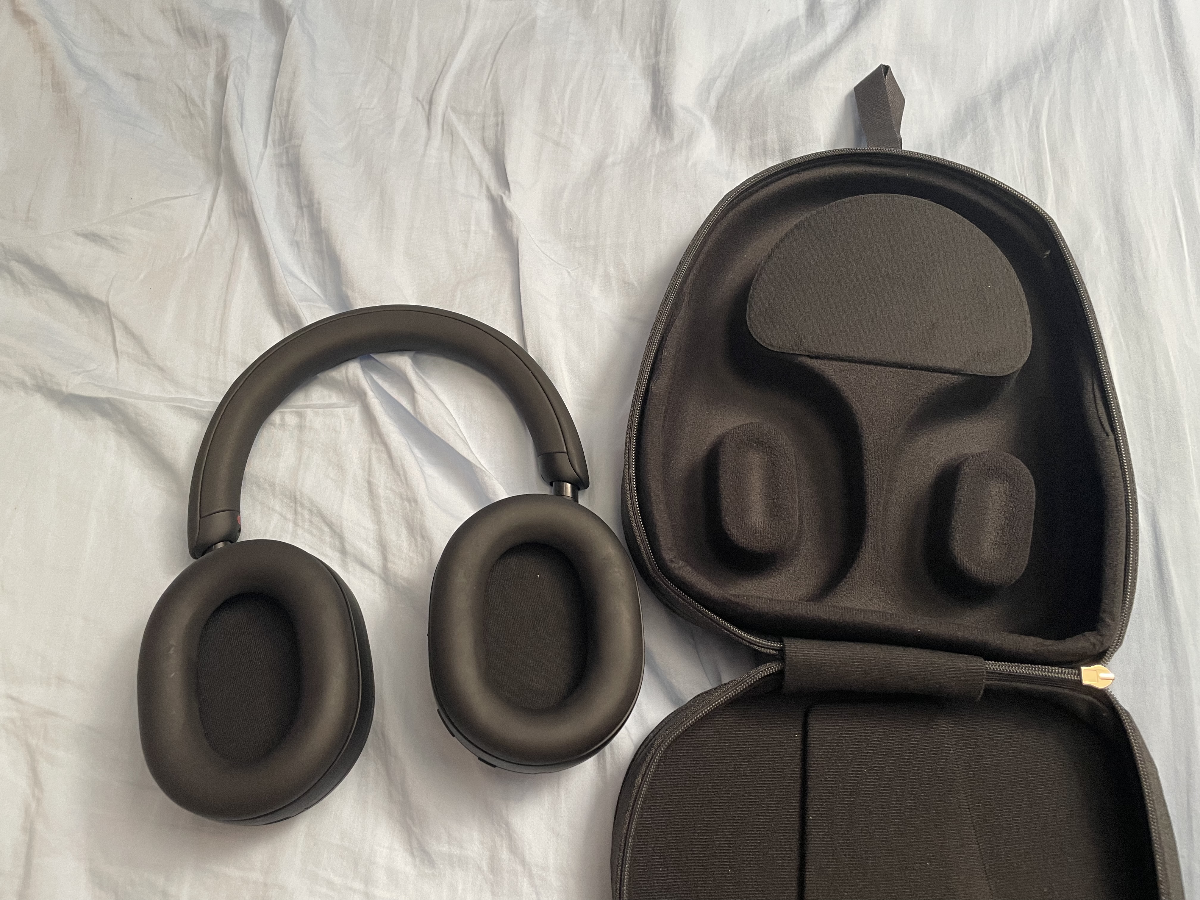 索尼（SONY）WH-1000XM5 头戴式无线耳机 蓝牙降噪耳机1000XM4升级款 网课游戏 华为苹果适用礼物送男女友学生 黑色 实拍图