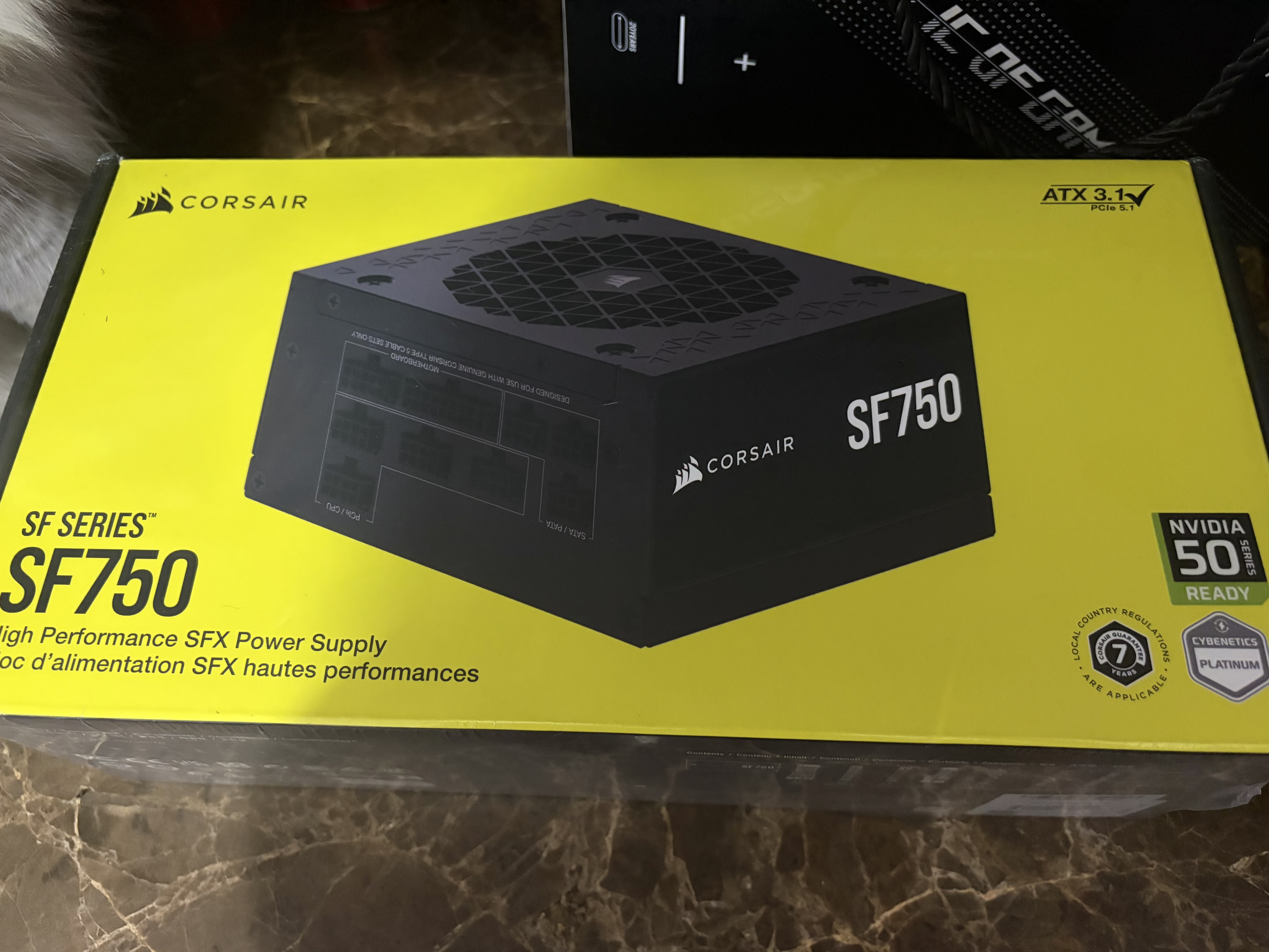 美商海盗船SF750 750W电源 SFX尺寸 白金认证 全模组 ATX 3.1/PCIe 5.1 全日系电容 低噪音 实拍图