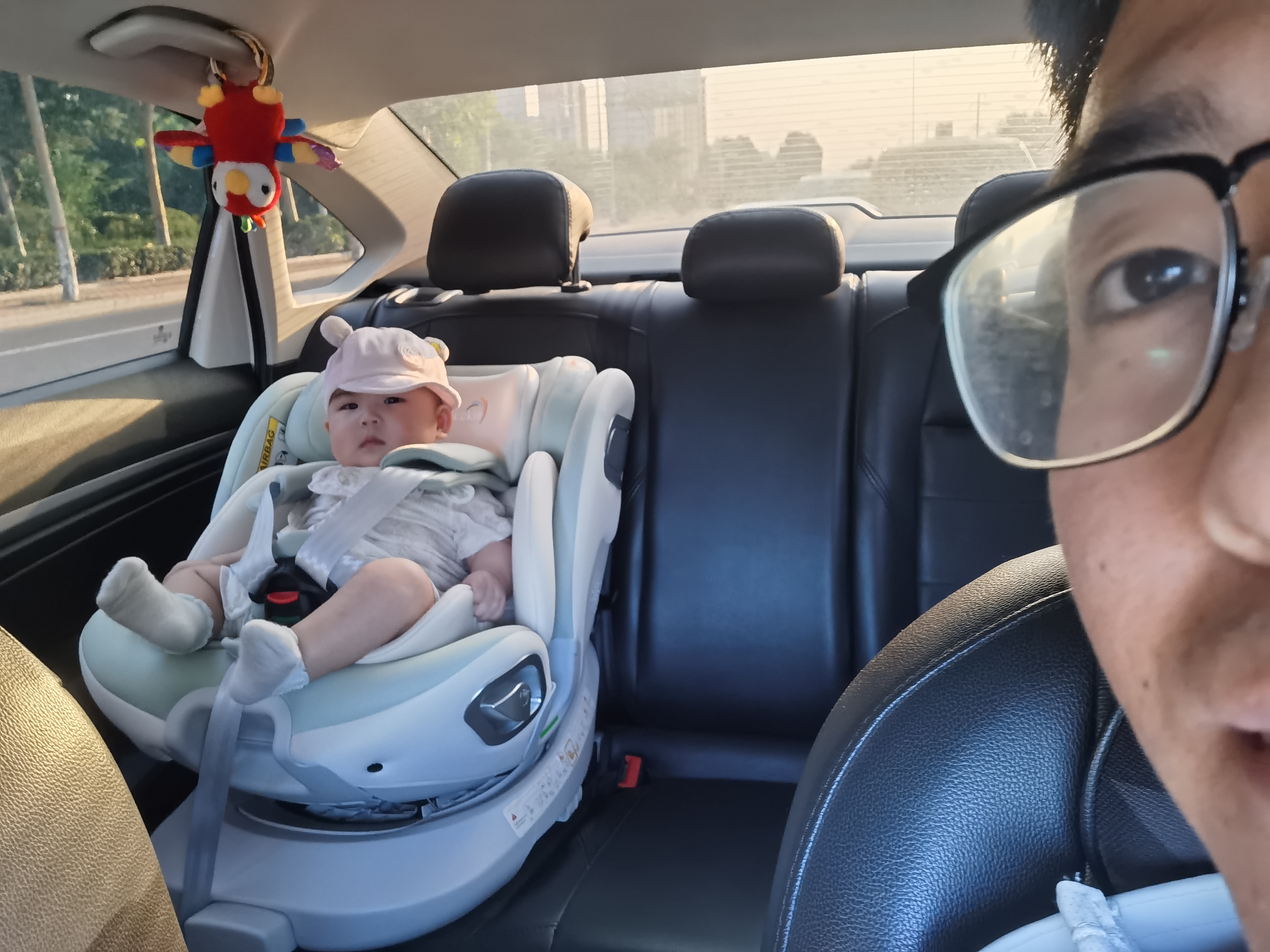Heekin引领者儿童安全座椅汽车车载用0-12岁新生婴儿宝宝175°可坐可躺 青提绿-基础版（单手旋转+不窝脖设计+175°大躺角） 实拍图