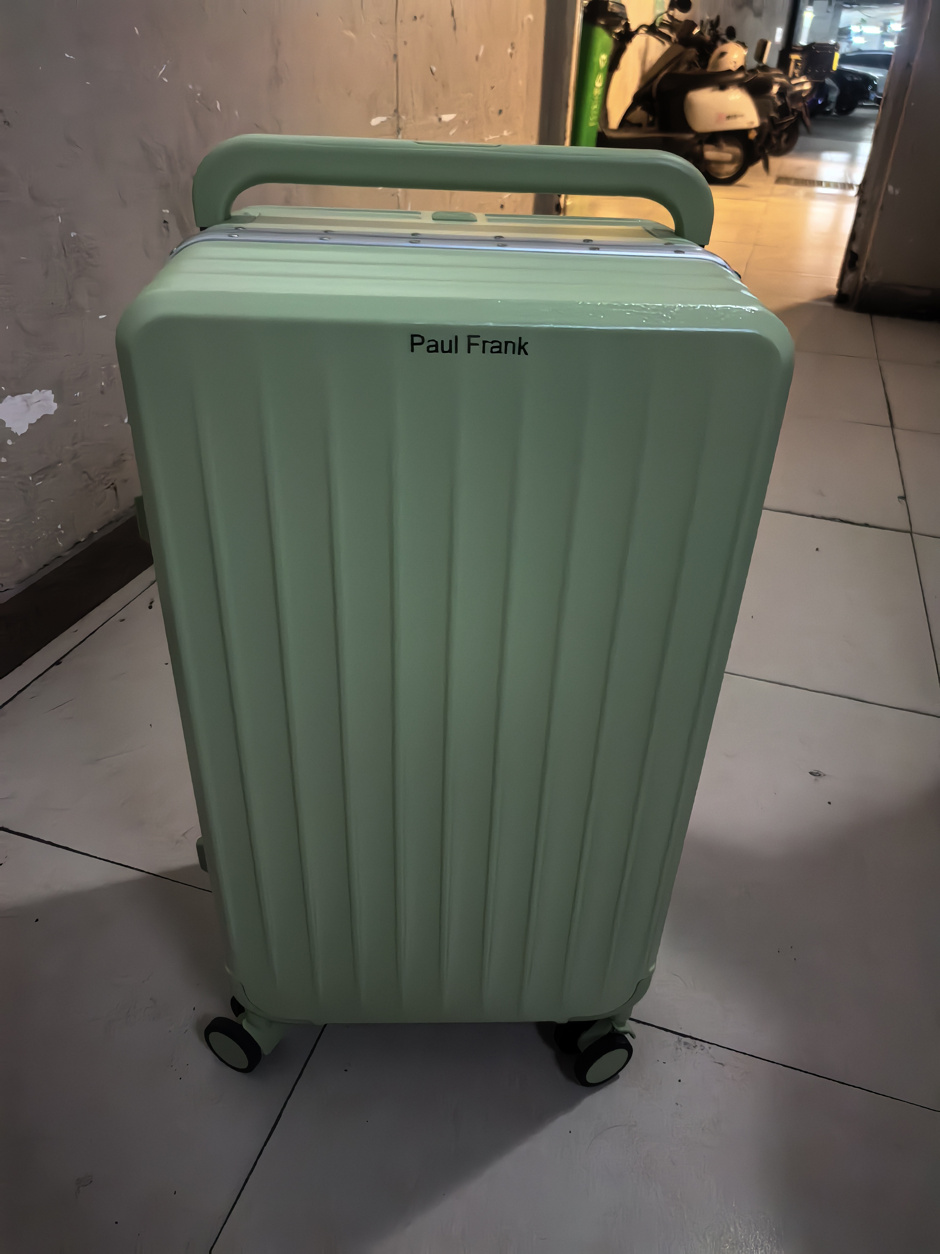 大嘴猴（paul frank）宽拉杆铝框行李箱女拉杆箱男学生坚固大容量平衡拉杆旅行箱出差箱 牛油果绿/铝框款 24英寸 实拍图