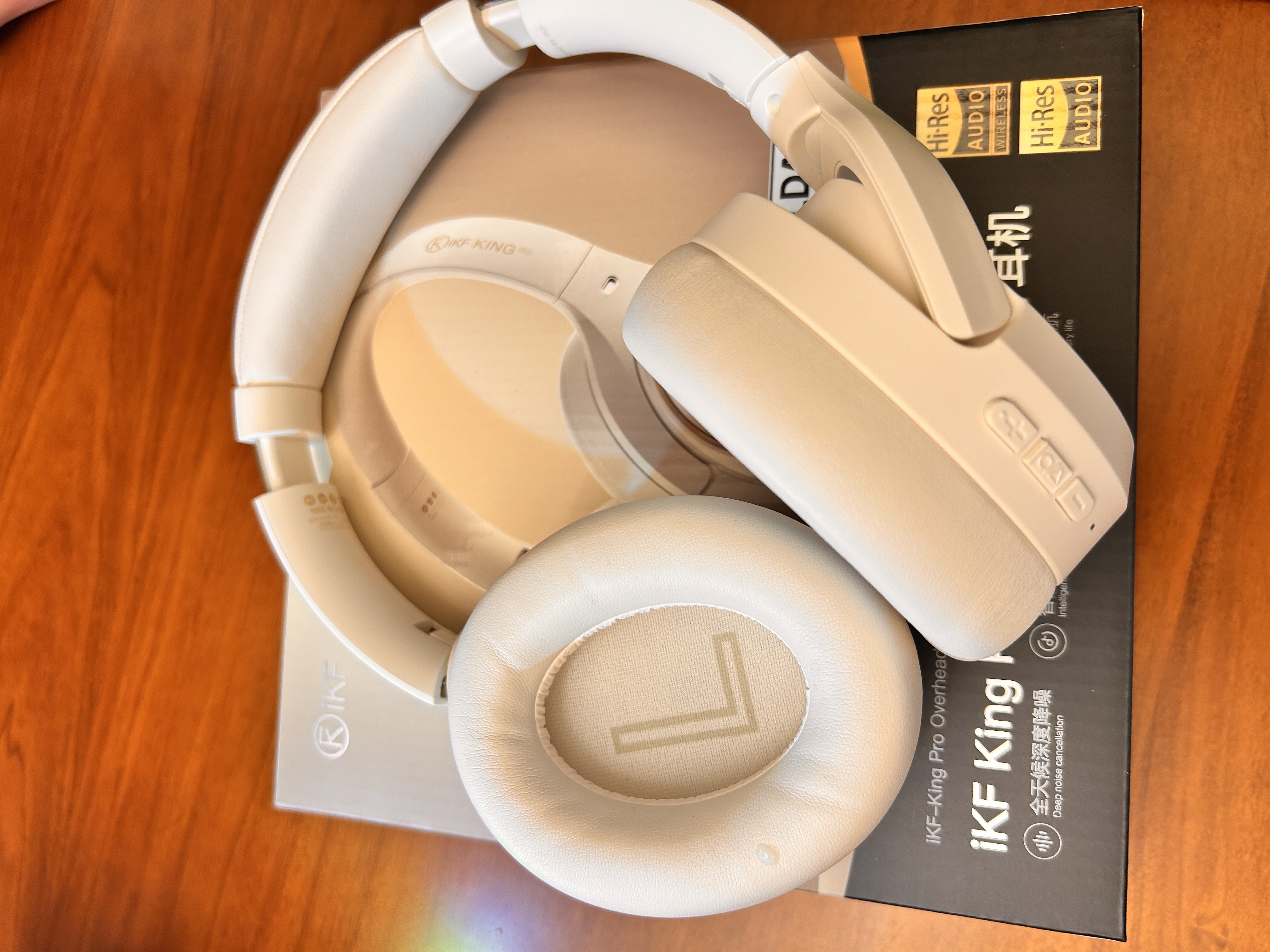 iKF King Pro3.0【双金标LDAC高解析】头戴式主动降噪蓝牙耳机新款无线有线游戏低延迟超长续航云岩白 实拍图