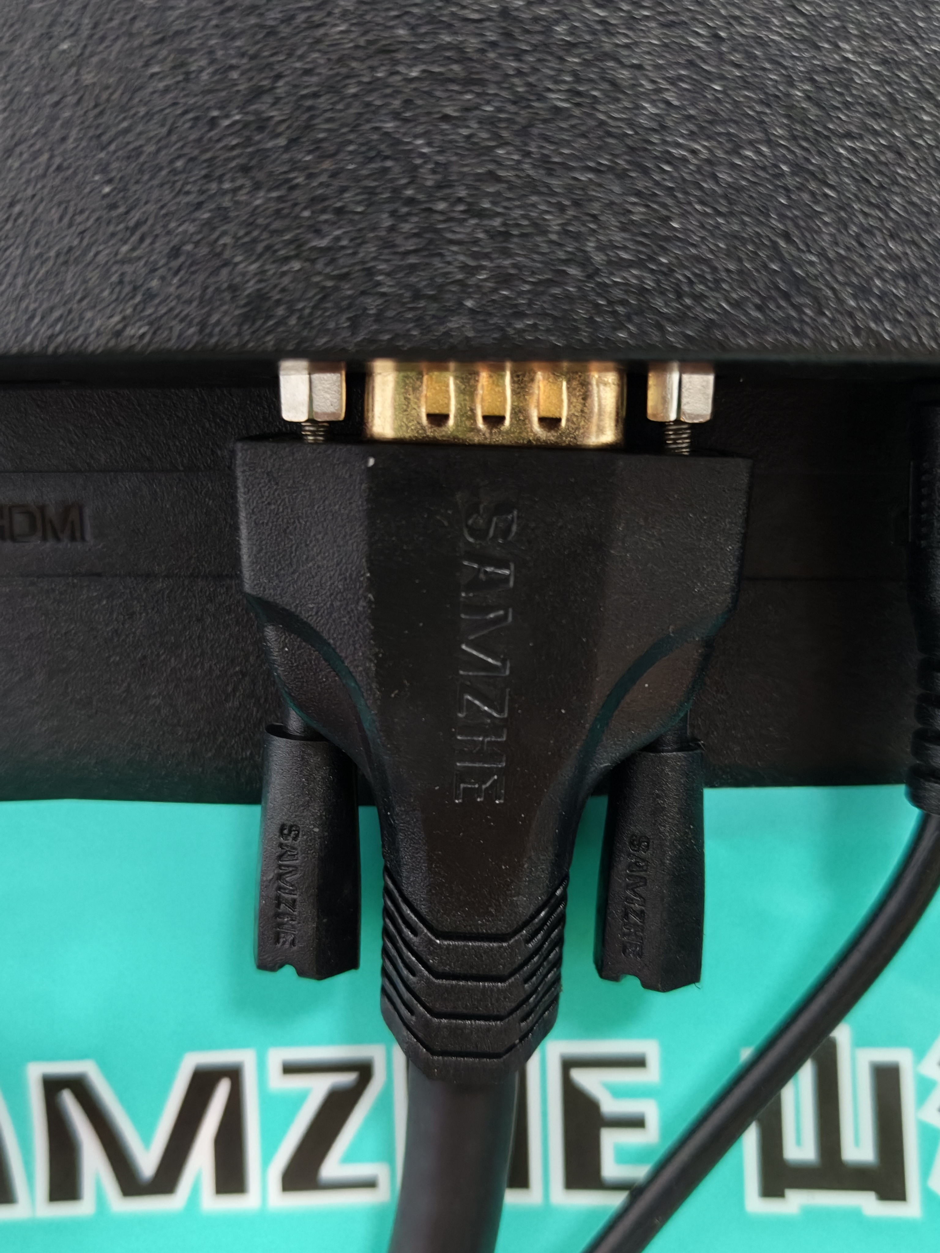 山泽VGA线高清双磁环 vga3+9线芯针/针工程镀金版 电脑投影仪显示器视频线数据信号线 1.5米 VM-9015 实拍图