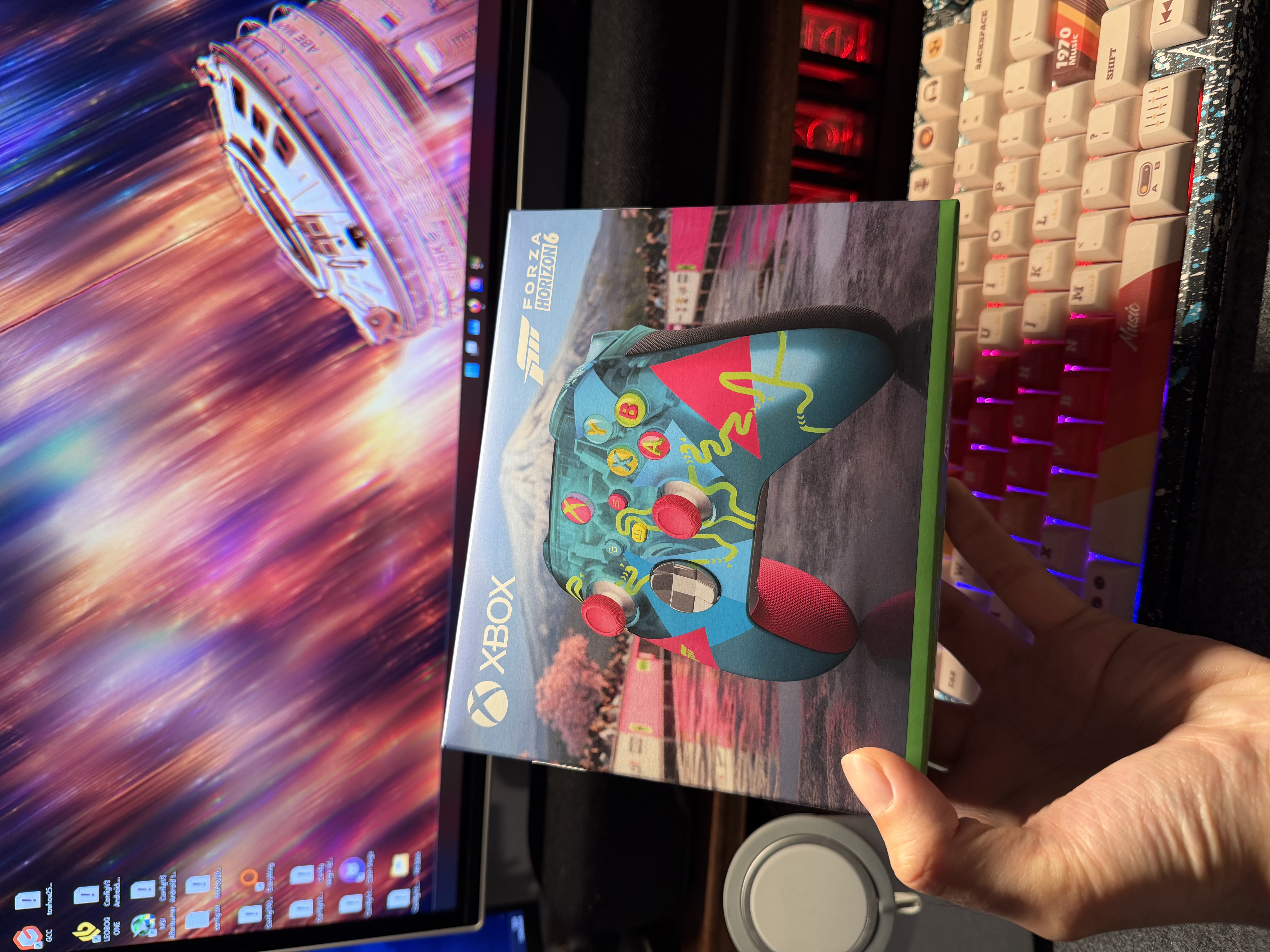 微软（Microsoft）XBOX 无线控制器–《极限竞速：地平线6》限定版  蓝牙适配XBOX/PC/平板/手机 Steam促销 实拍图