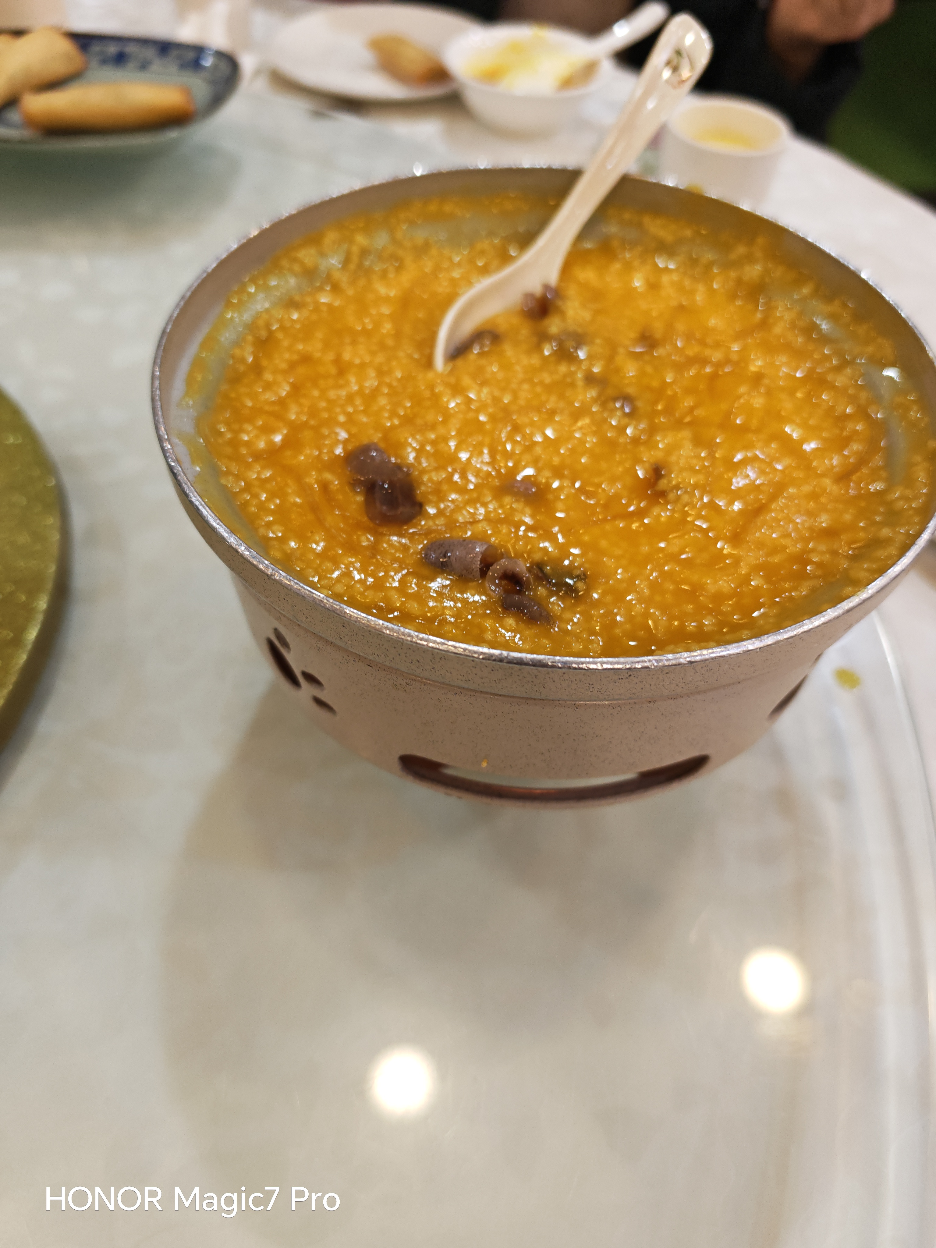 罗技（G）G304 /G304X无线电竞游戏鼠标轻质便携 三角洲FPS无畏契约打瓦必备  G304白色 实拍图
