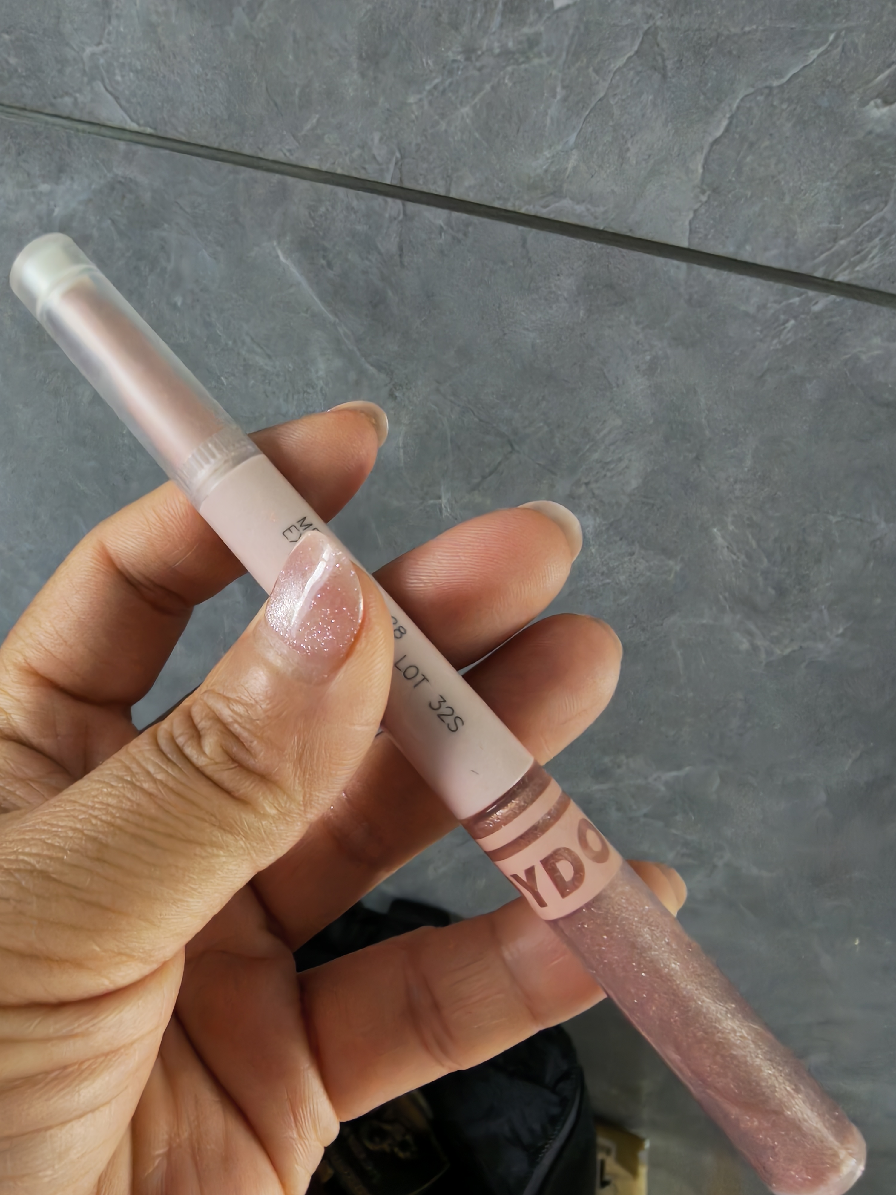 橘朵（Judydoll）双头卧蚕笔长效持妆细闪不卡纹毕业礼物新手D01水光香槟 实拍图