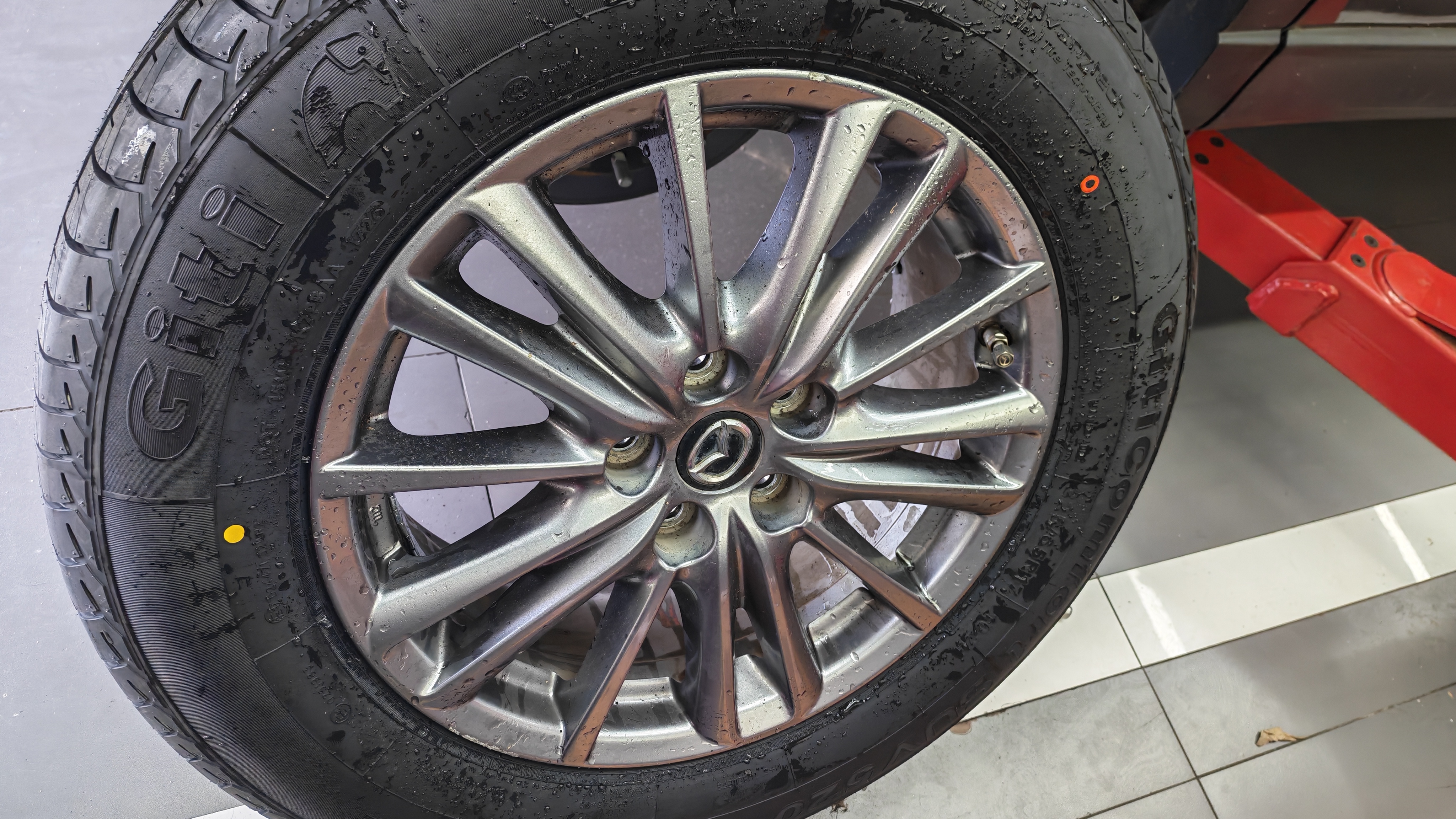佳通轮胎(Giti)轮胎225/65R17 102H SUV520 原配哈弗H6 适配 远景SUV/宋   实拍图