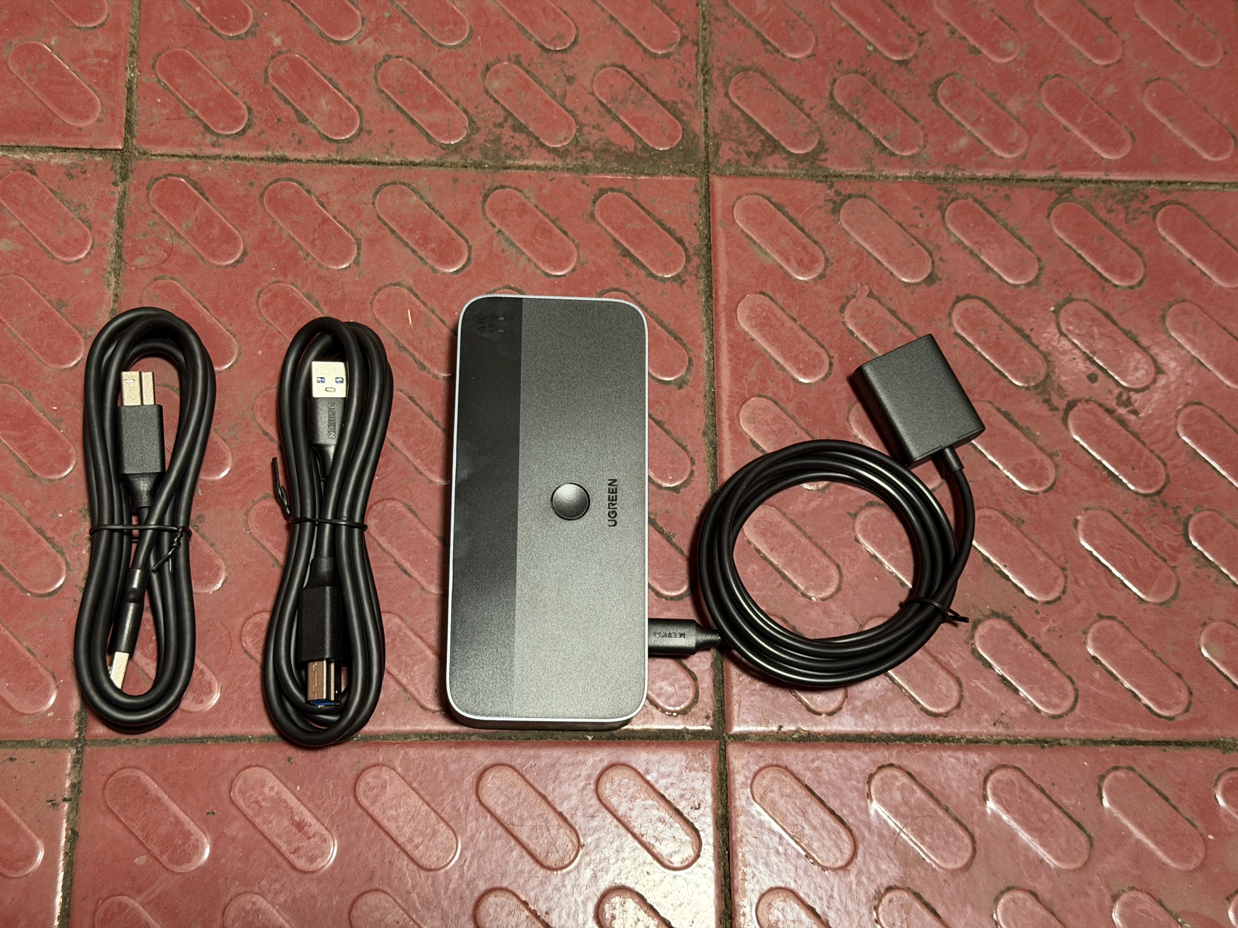 绿联HDMI2.0 KVM切换器4K60Hz视频切屏器二进一出 共享USB打印机键盘鼠标 电脑接电视显示器分屏35765 实拍图