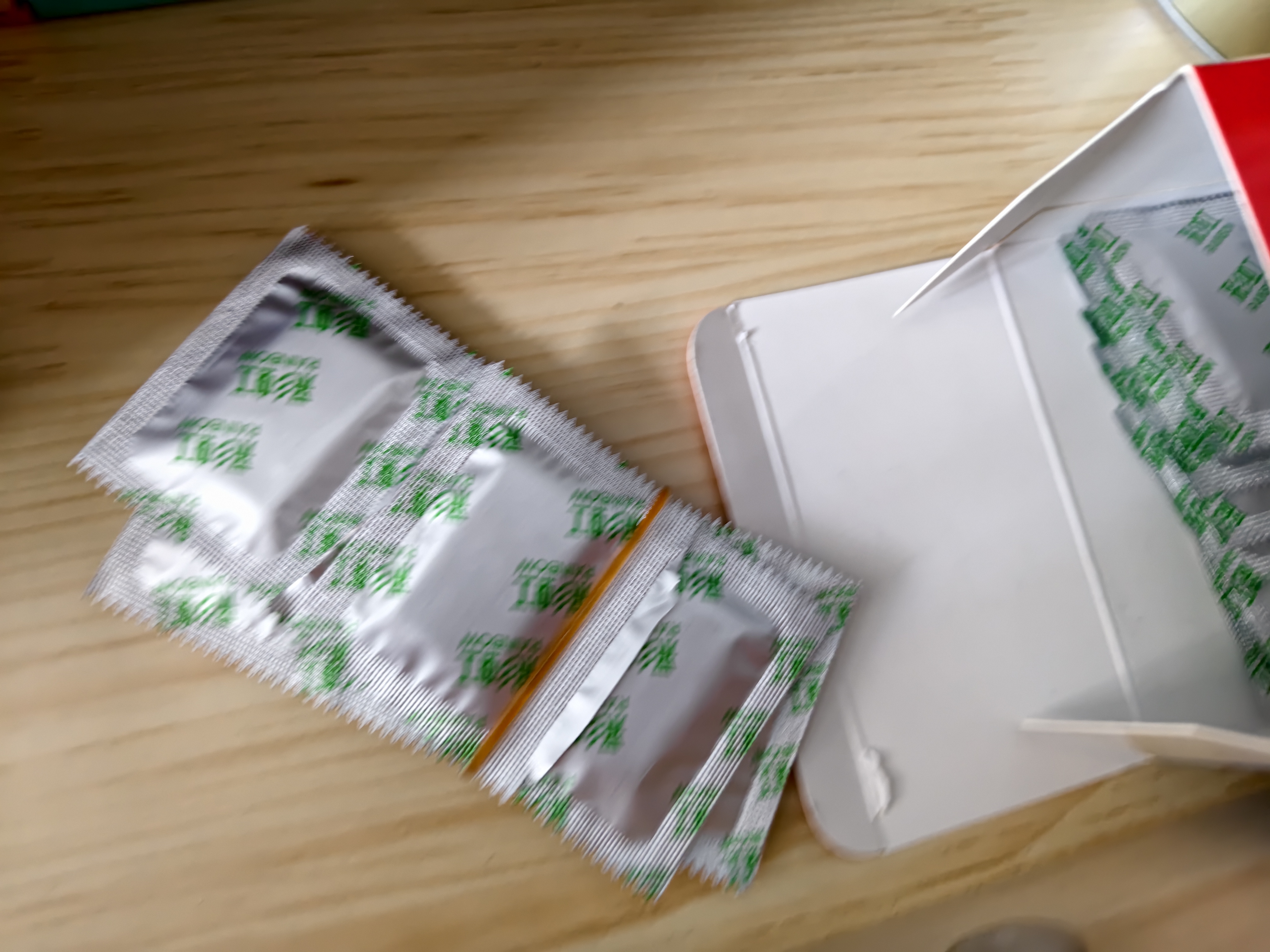 彩虹电热蚊香片驱蚊片防蚊片家用无味120片+1加热器可用120晚 实拍图