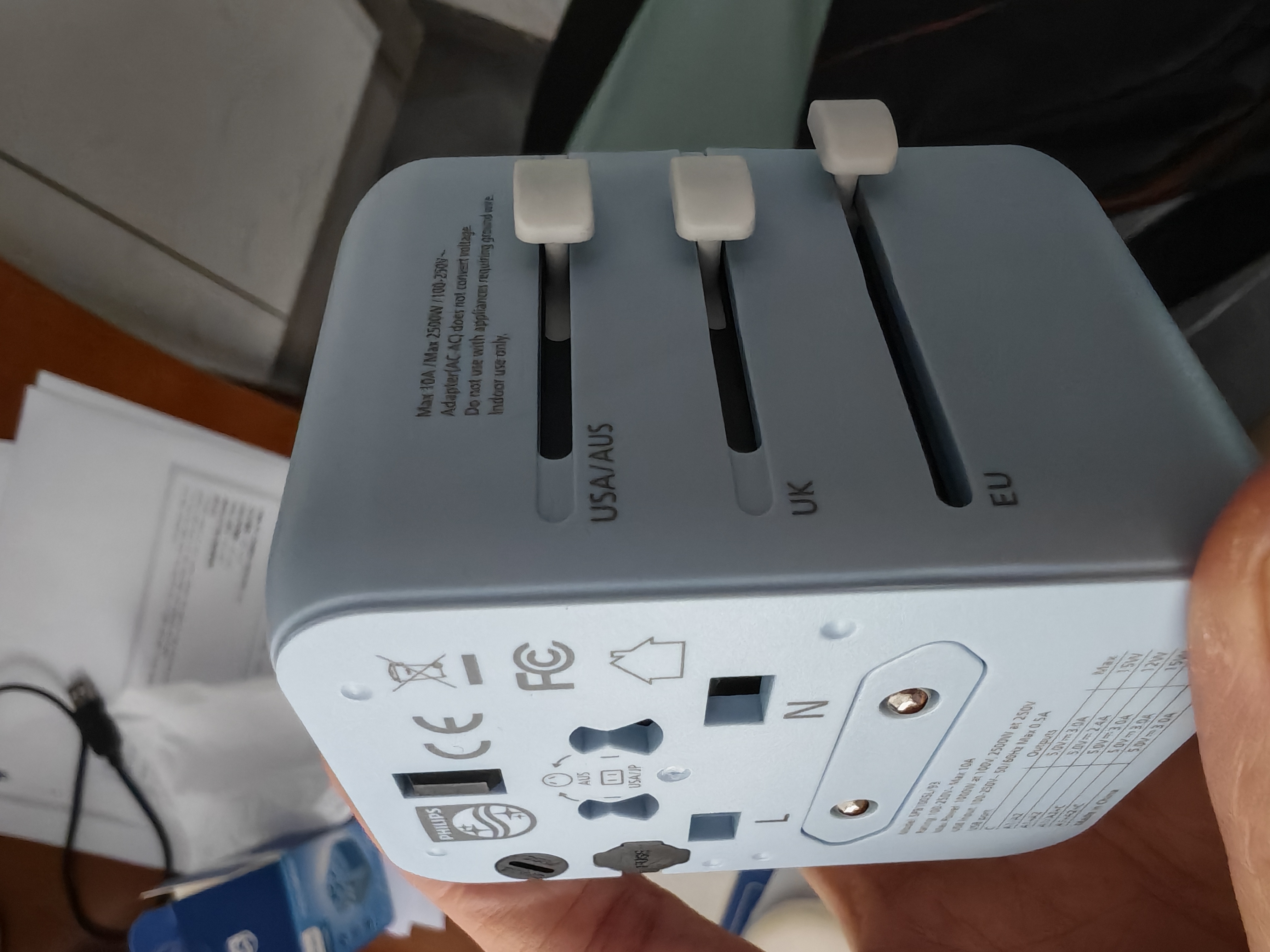 飞利浦（PHILIPS）全球通用转换插头多国旅行插座转换器国外日韩港澳欧标美标澳标英标新加坡适用1005L 实拍图