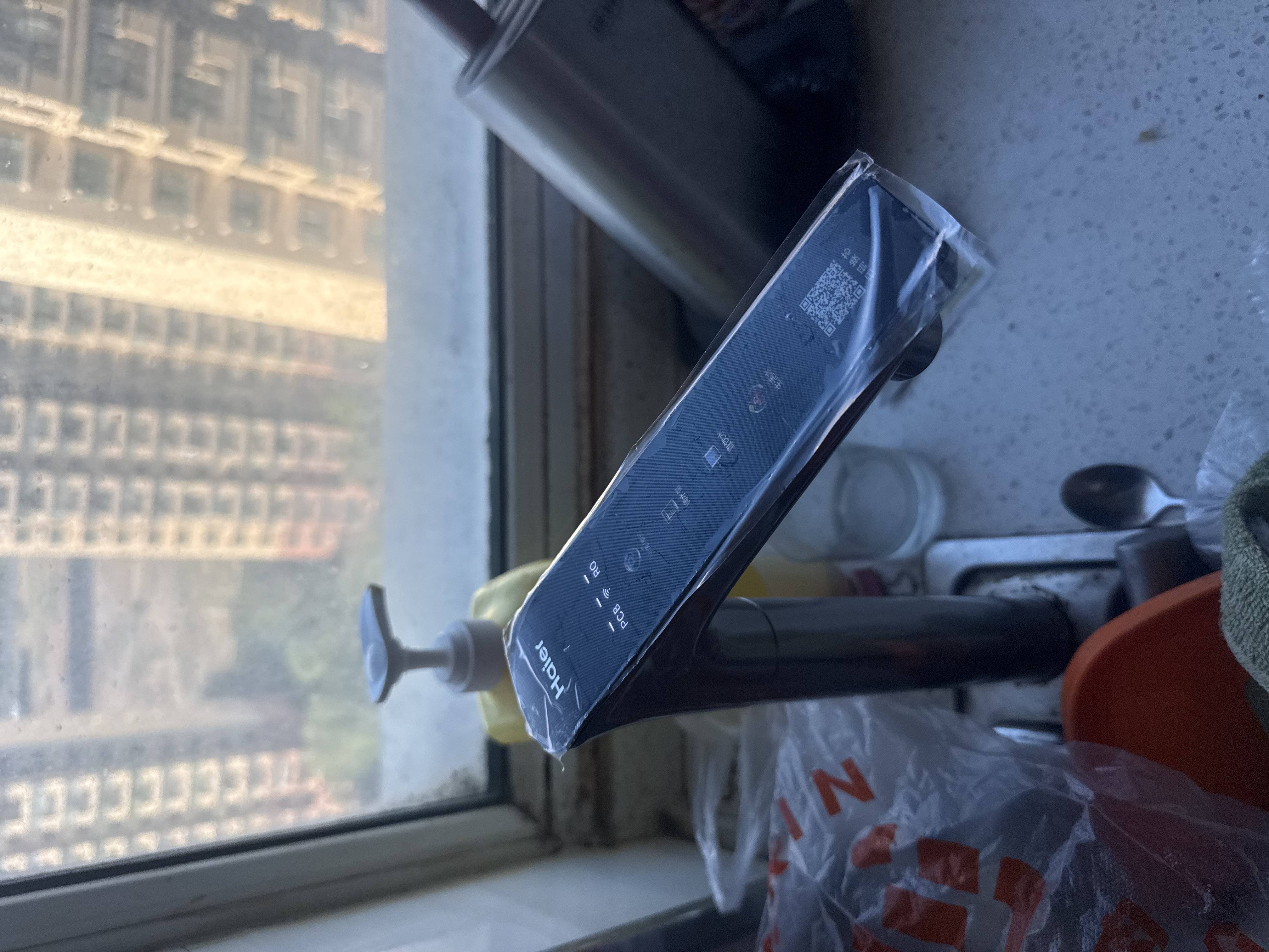 海尔（Haier）净水器鲜活水pro+1200G瞬时1400G抑菌滤芯触控龙头双出水厨房专用台下母婴直饮净水机R883 实拍图