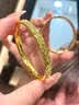 周六福碎冰冰银手镯女爆闪黄金色镯子生日礼物D1014856 58mm 约15g 实拍图
