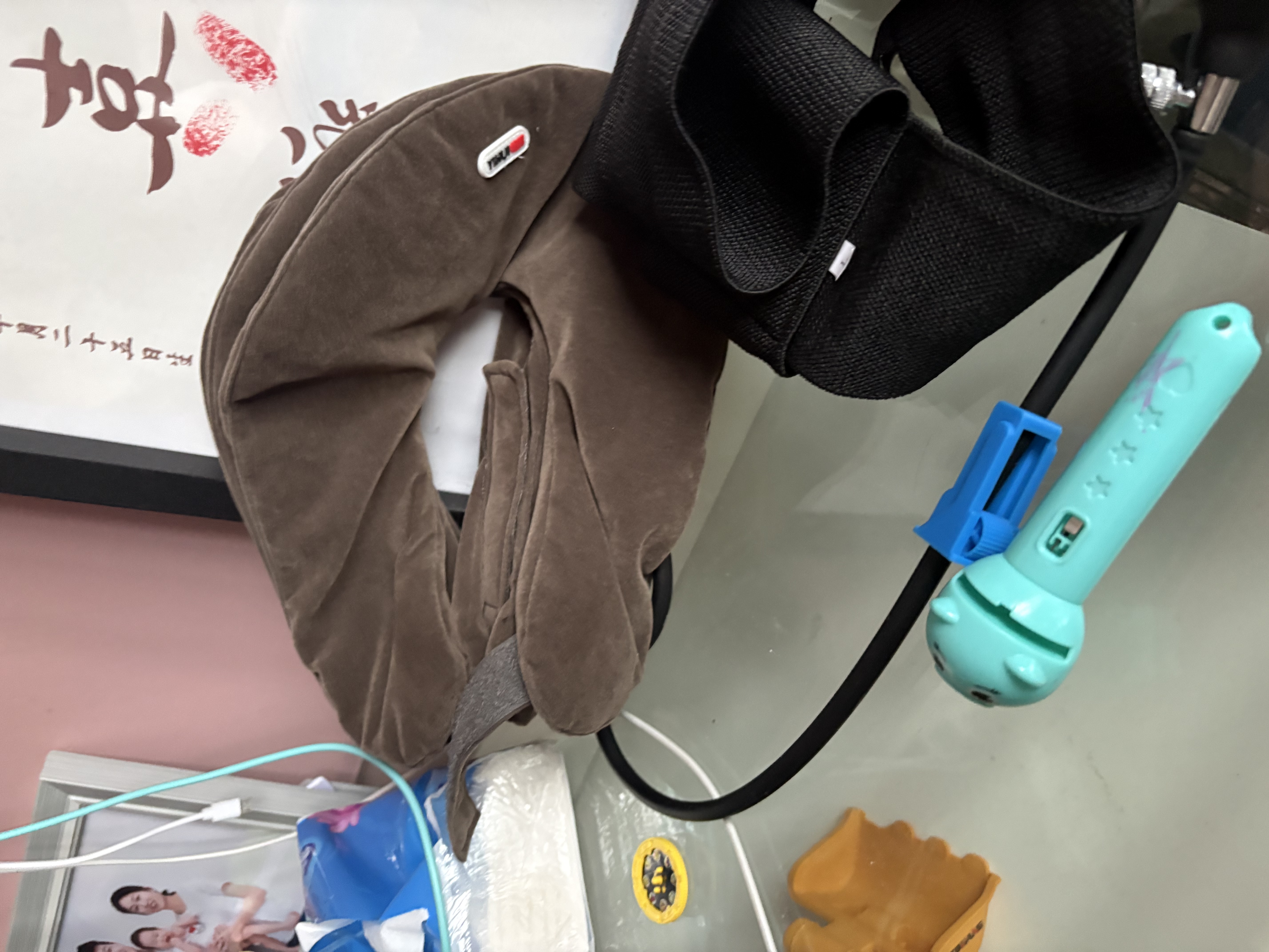 怡辉（YIHUI）医用颈椎牵引器家用充气颈托颈部固定器护颈椎脖子前倾矫正器J12 实拍图