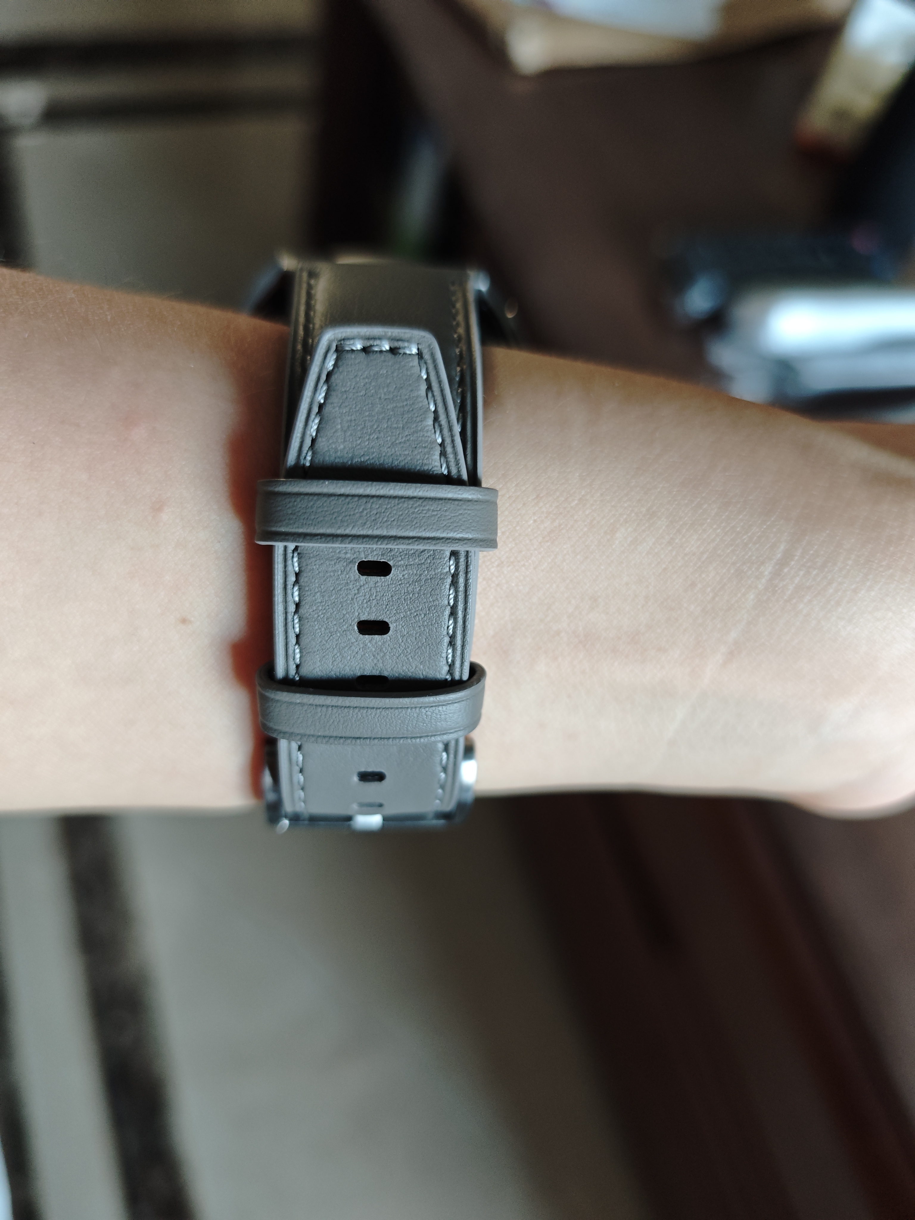 华为（HUAWEI）手表原装watch3丨GT丨GT2丨2e丨Pro丨buds真皮运动氟橡胶原装表带 华为GT3Pro原装表带皮表带灰色-22mm简装 watch3/GT/GT2/GT2E/Pro 实拍图