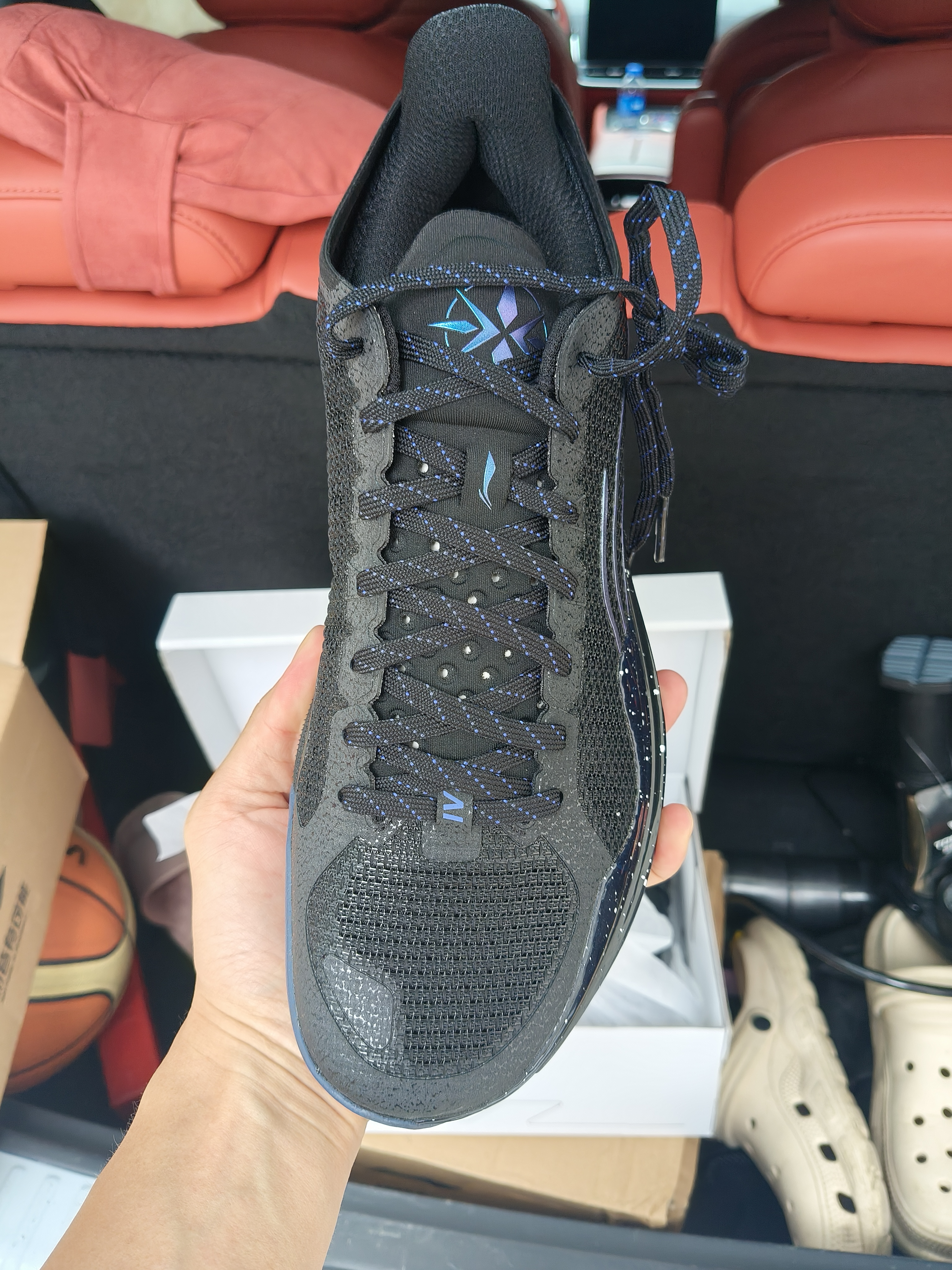 李宁利刃4 V2丨减震止滑篮球鞋男鞋透气网面低帮稳定实战比赛鞋运动鞋 【黑曜石】暗夜黑-8 43 实拍图