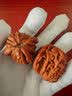 芯奢高抛精品原皮文玩核桃四座一对楼狮子头麒麟纹盘玩官帽核桃手把件 精品四座楼一对+文玩工具4件套 实拍图