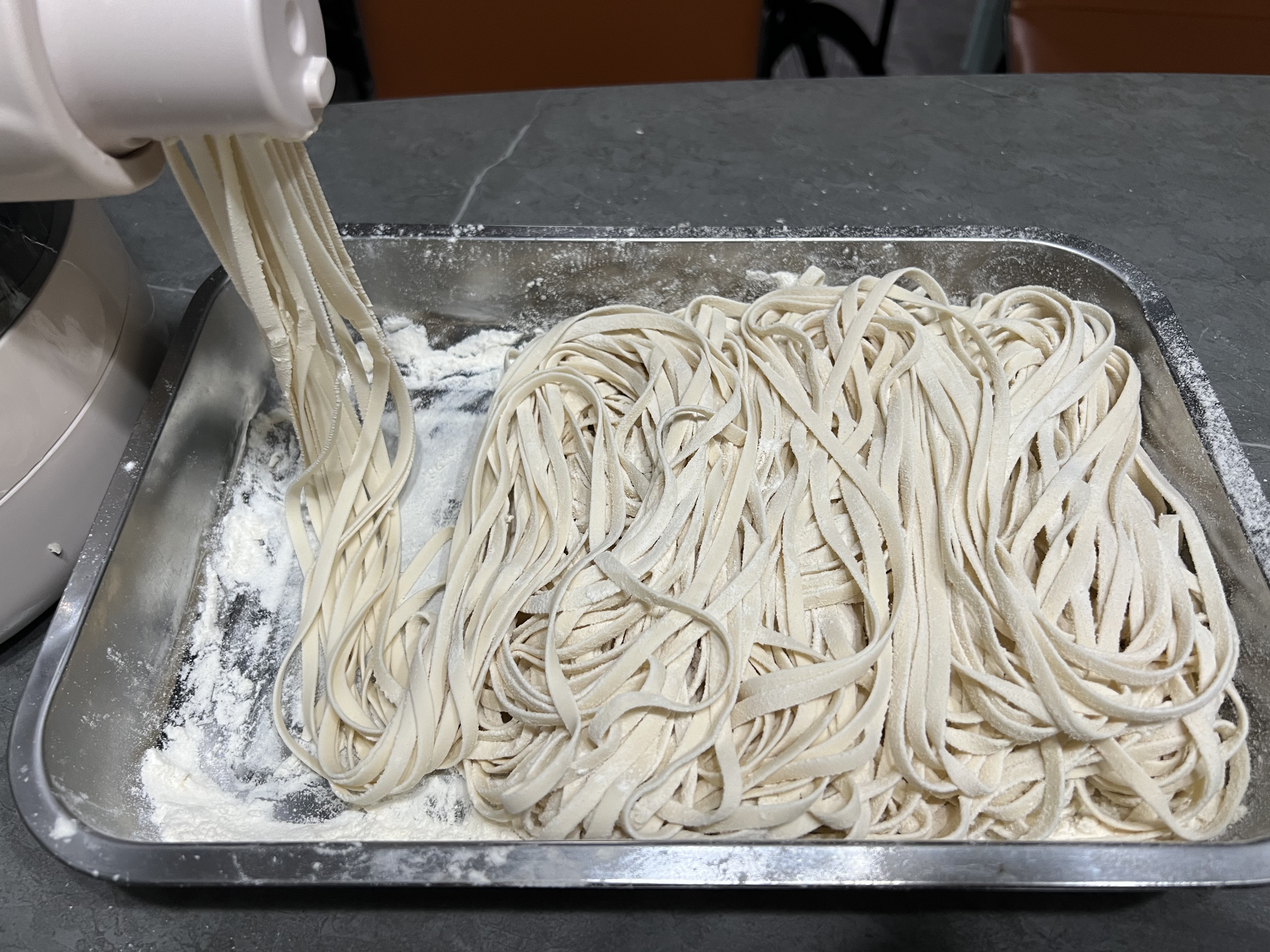九阳（Joyoung）大容量面条机家用全自动压面机快速出面可拆洗电动和面机饺子皮机M6-M30 实拍图