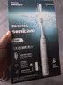 飞利浦（PHILIPS）全新钻石9系AI高端电动牙刷成人钻石9Pro专业声波洁牙科技 官方正品 七夕节生日礼物送男友女友 【全新专利双核马达专业大师刷】白色HX7481/01 实拍图
